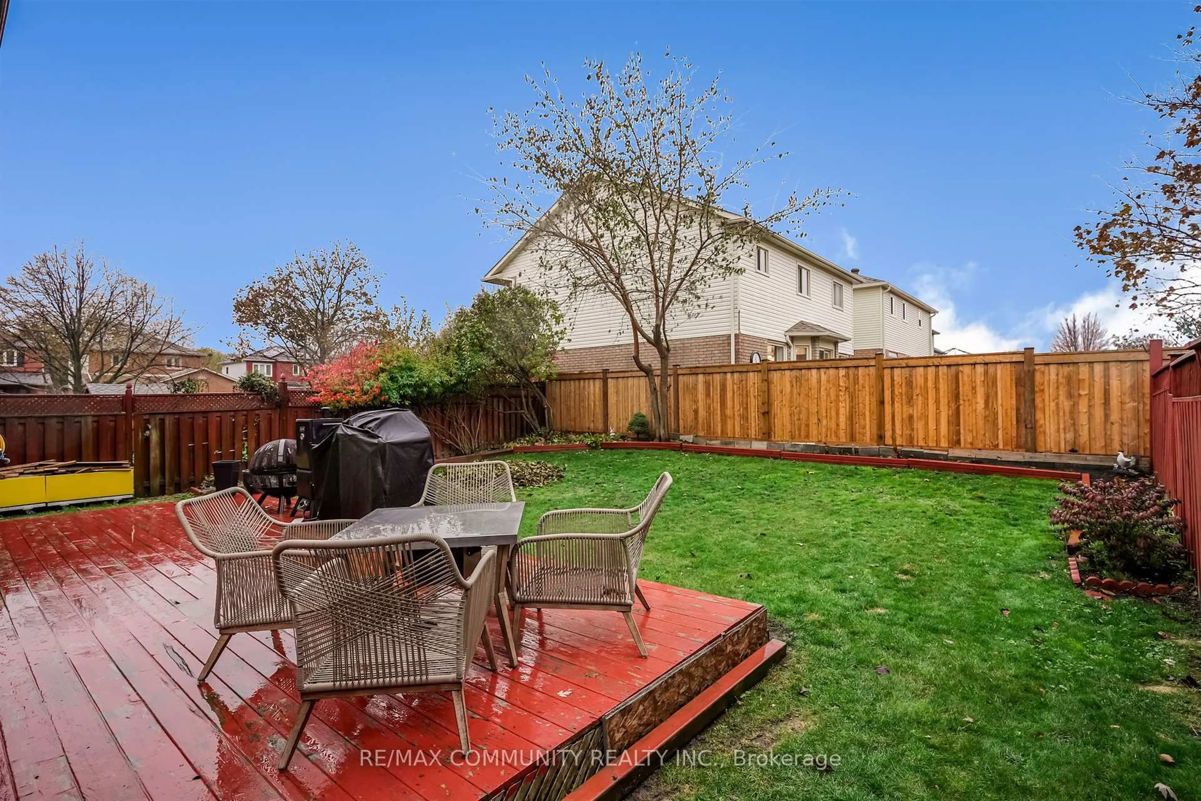 Patio, street for 4 Edgerton Dr, Clarington Ontario L1C 4S6