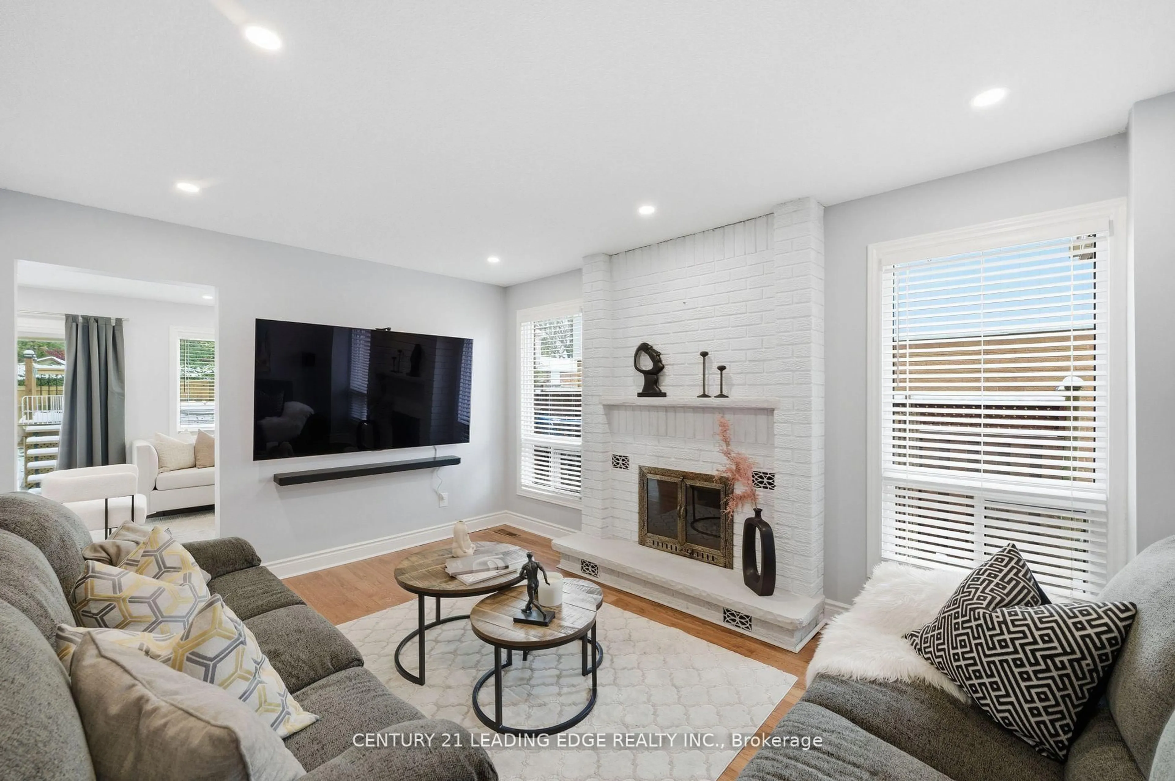 Living room with furniture, unknown for 110 Holliday Dr, Whitby Ontario L1P 1G5