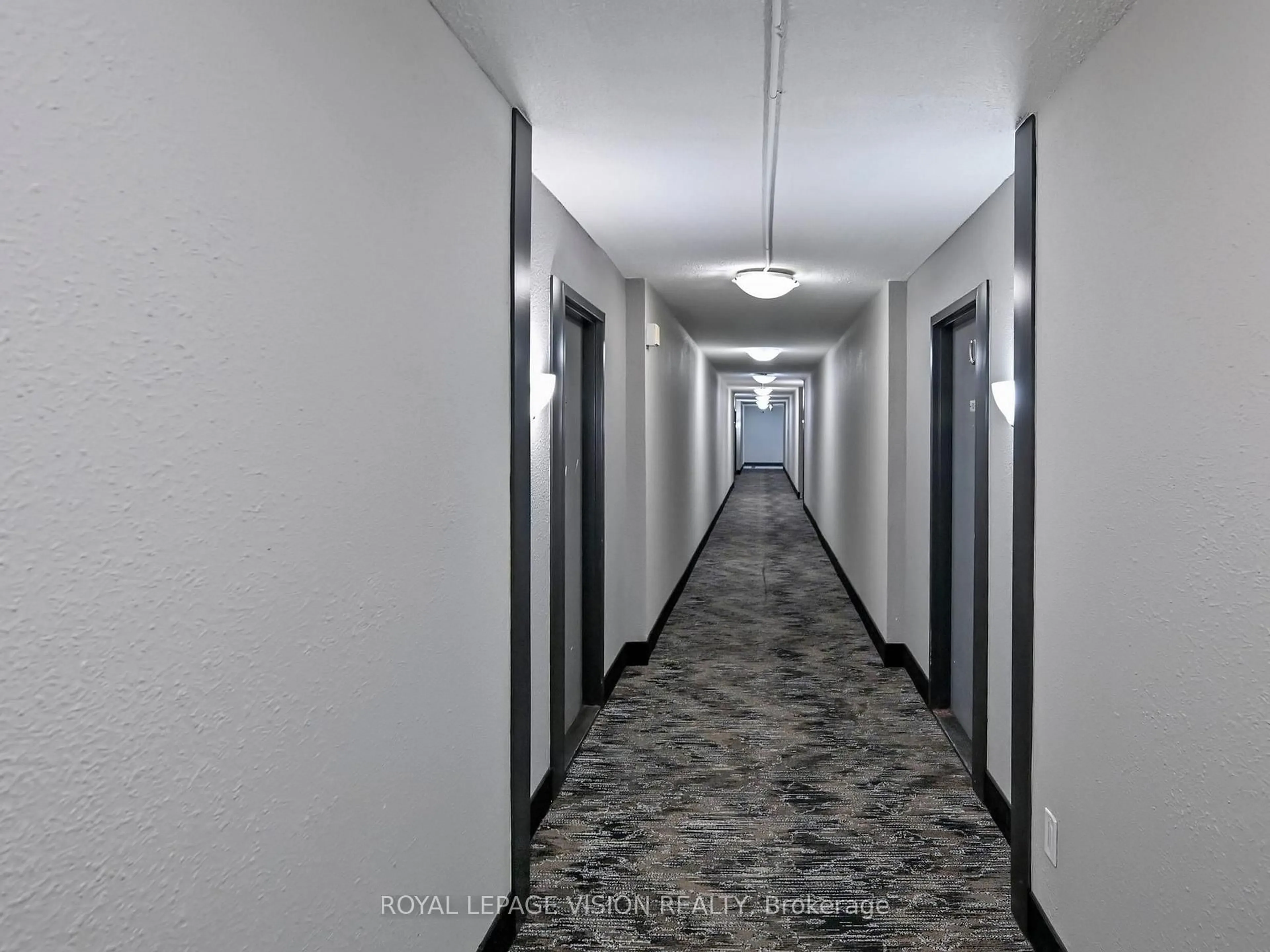 Indoor foyer for 100 Wingarden Crt #1714, Toronto Ontario M1B 2P4