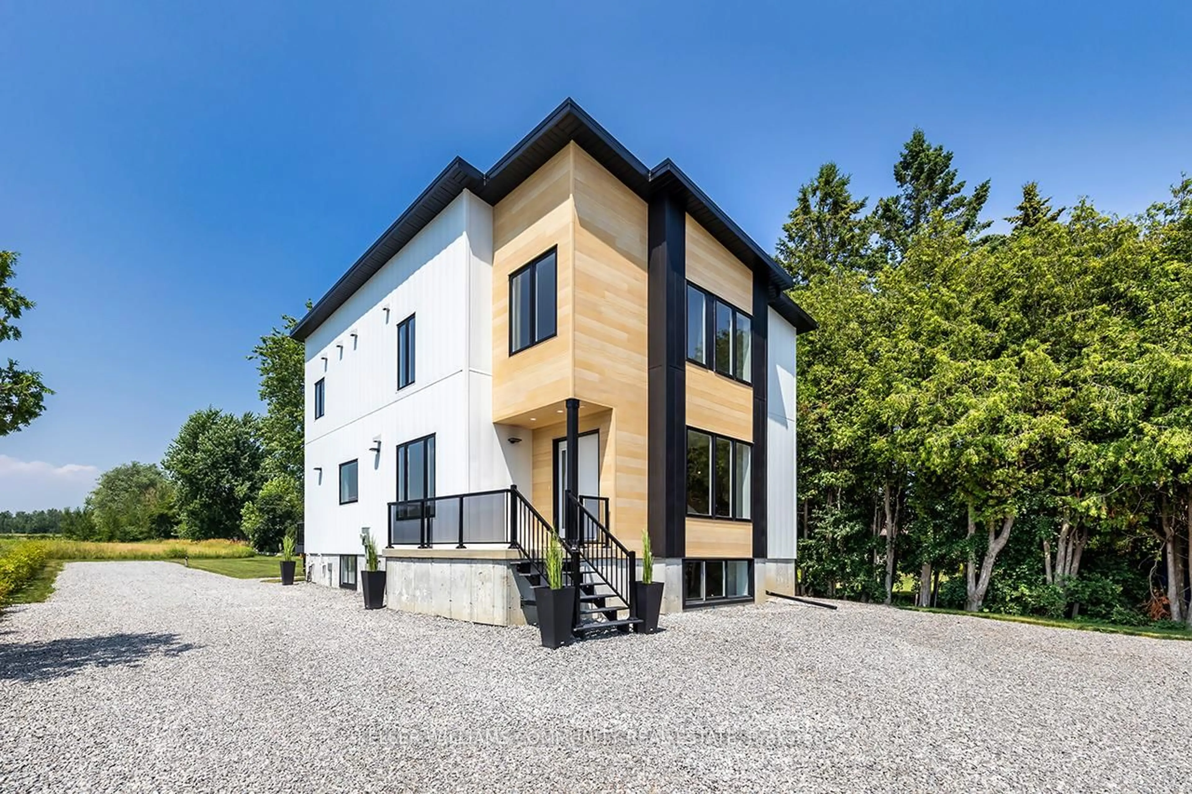 Home with brick exterior material, building for 2246 Highway 2, Clarington Ontario L1C 3K7