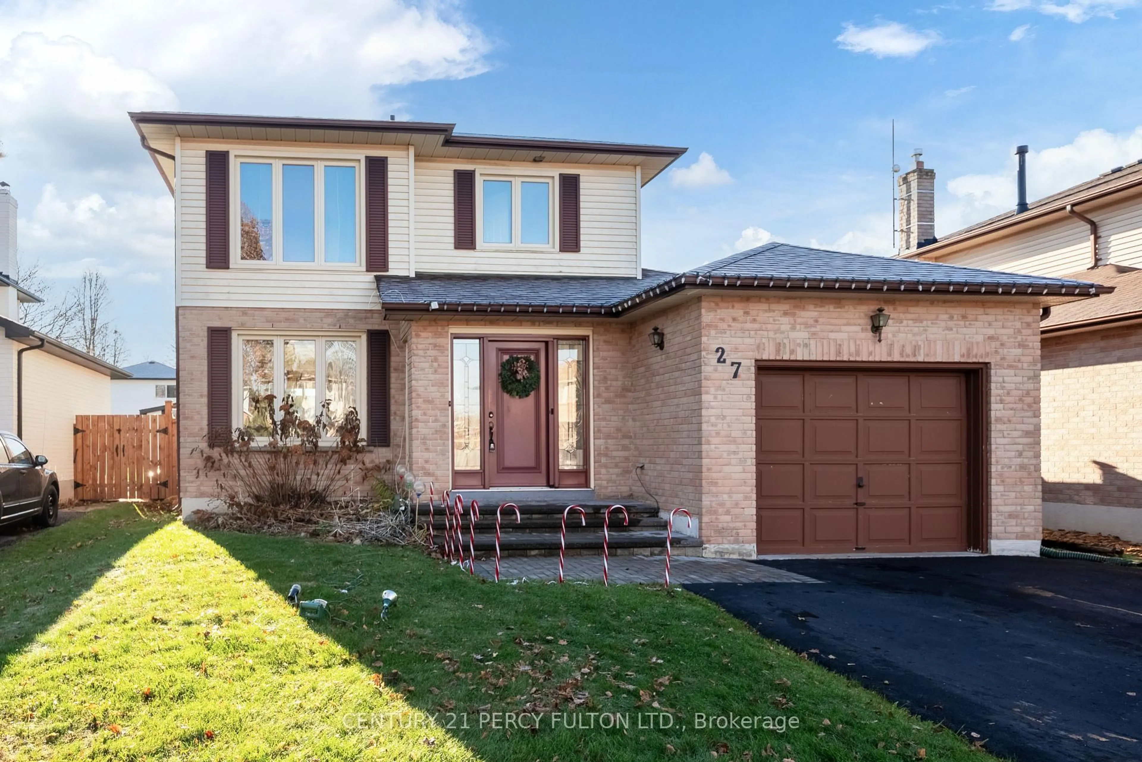 Home with brick exterior material, street for 27 Arran Crt, Clarington Ontario L1E 2E5