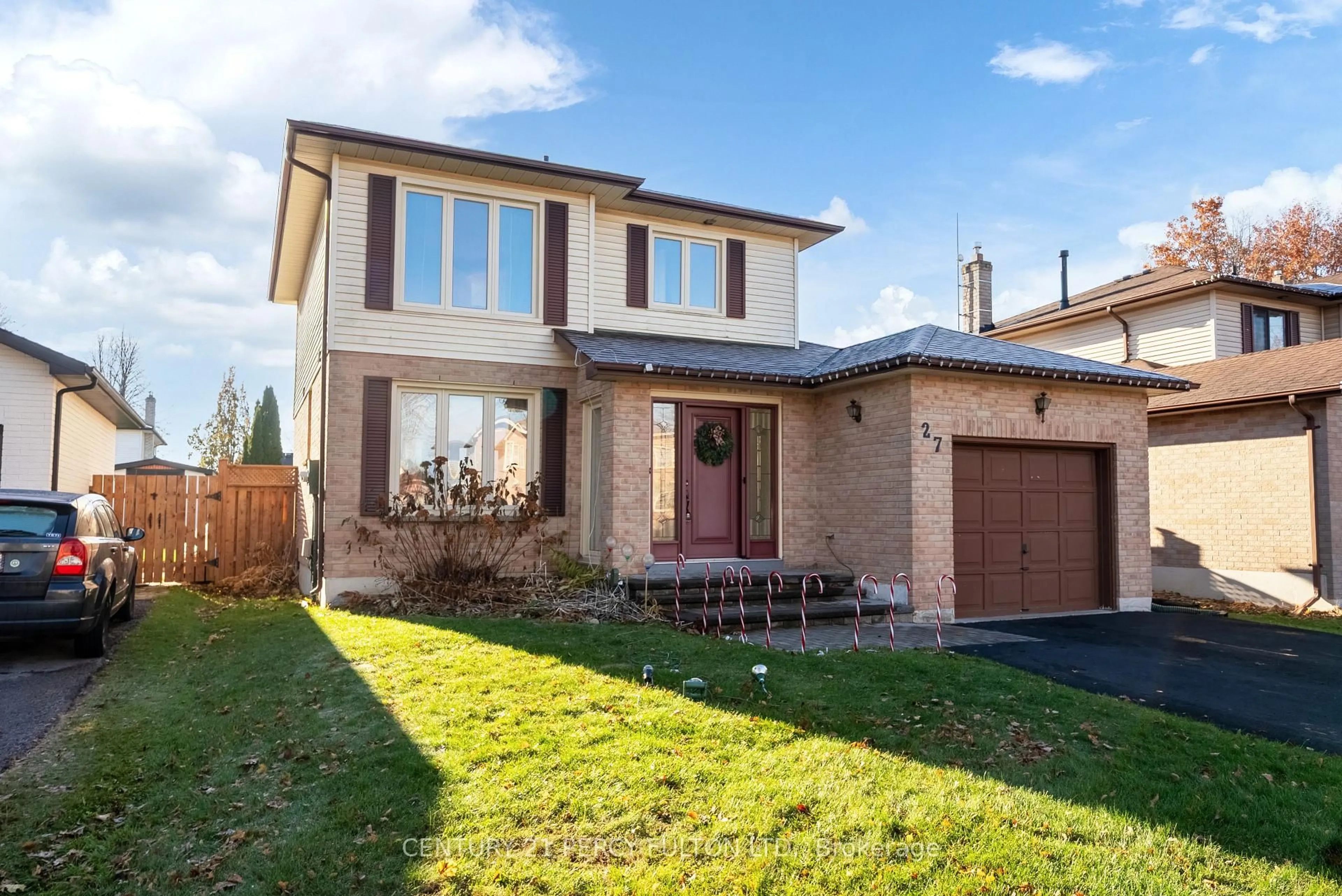 Home with brick exterior material, street for 27 Arran Crt, Clarington Ontario L1E 2E5