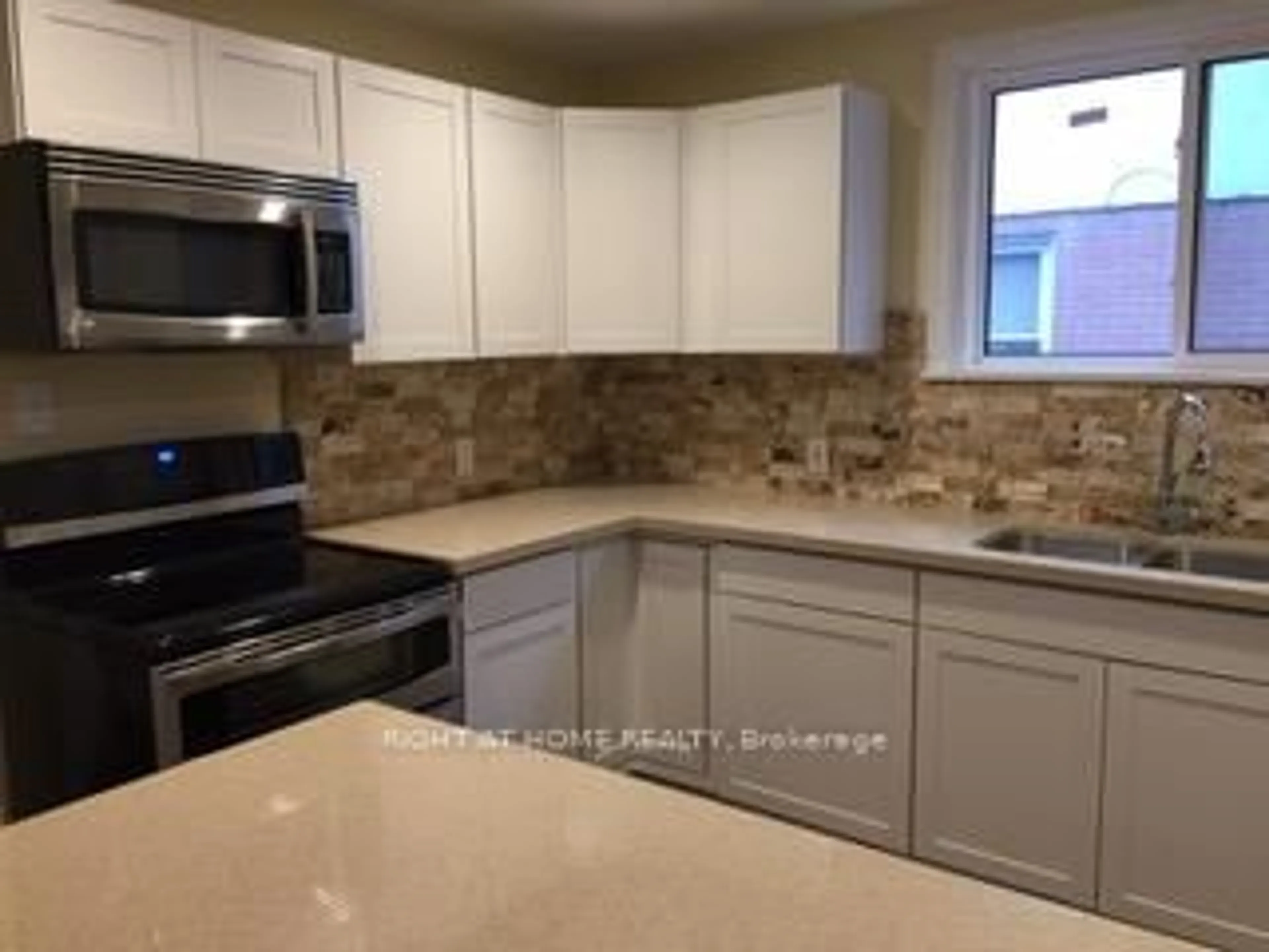 Unknown for 230 Cadillac Ave, Oshawa Ontario L1H 5Z7