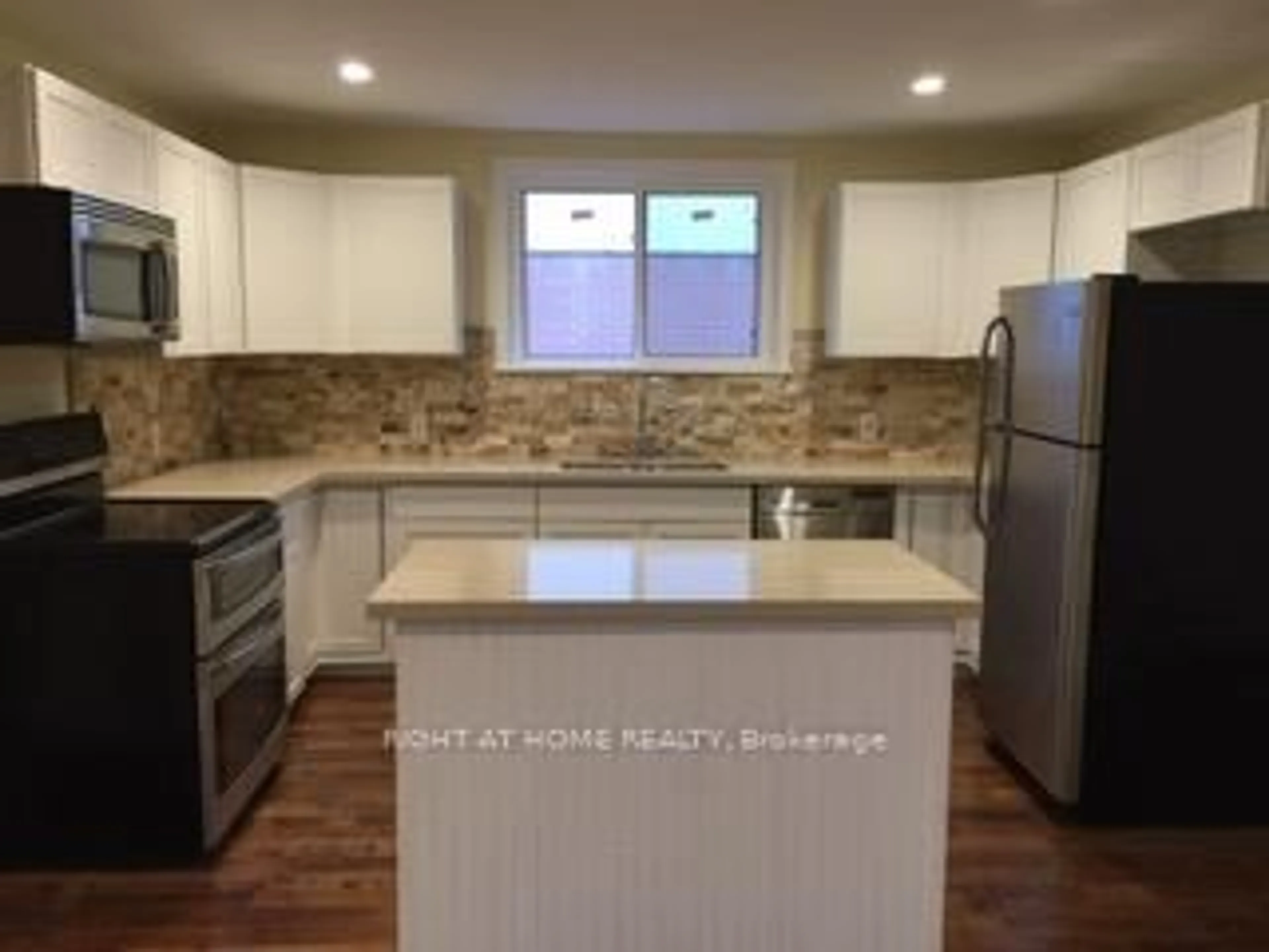 Open concept kitchen, unknown for 230 Cadillac Ave, Oshawa Ontario L1H 5Z7