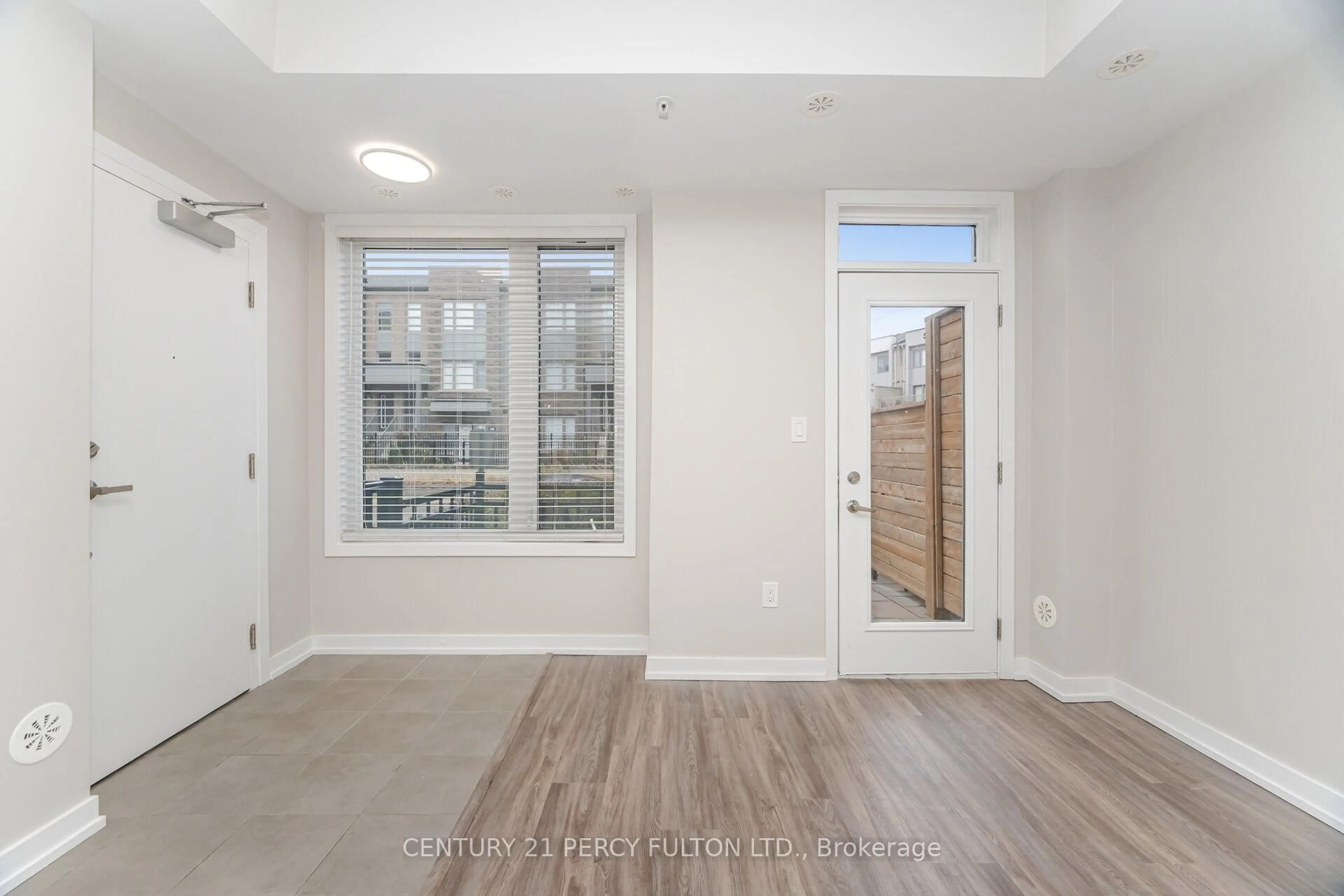 Indoor entryway for 1555 Kingston Rd #516, Pickering Ontario L1V 0E9