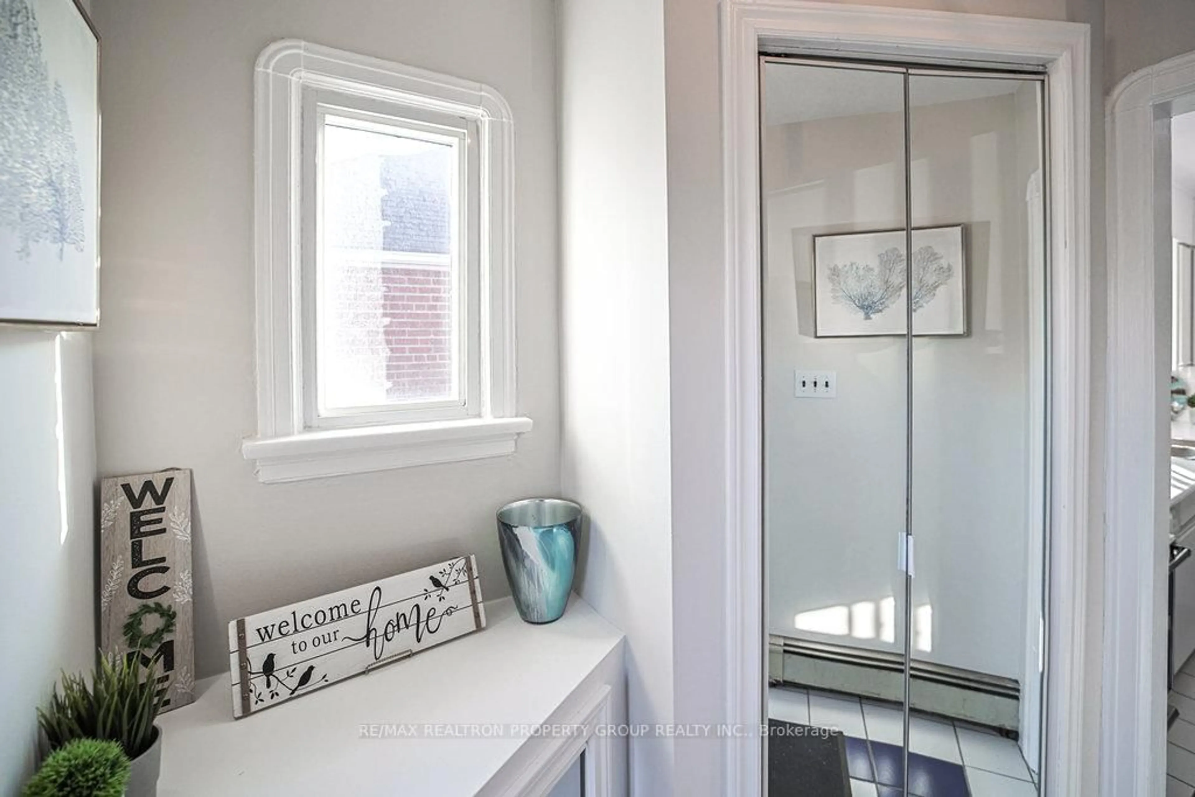 Contemporary bathroom, ceramic/tile floor for 110 Cedarcrest Blvd, Toronto Ontario M4B 2P3
