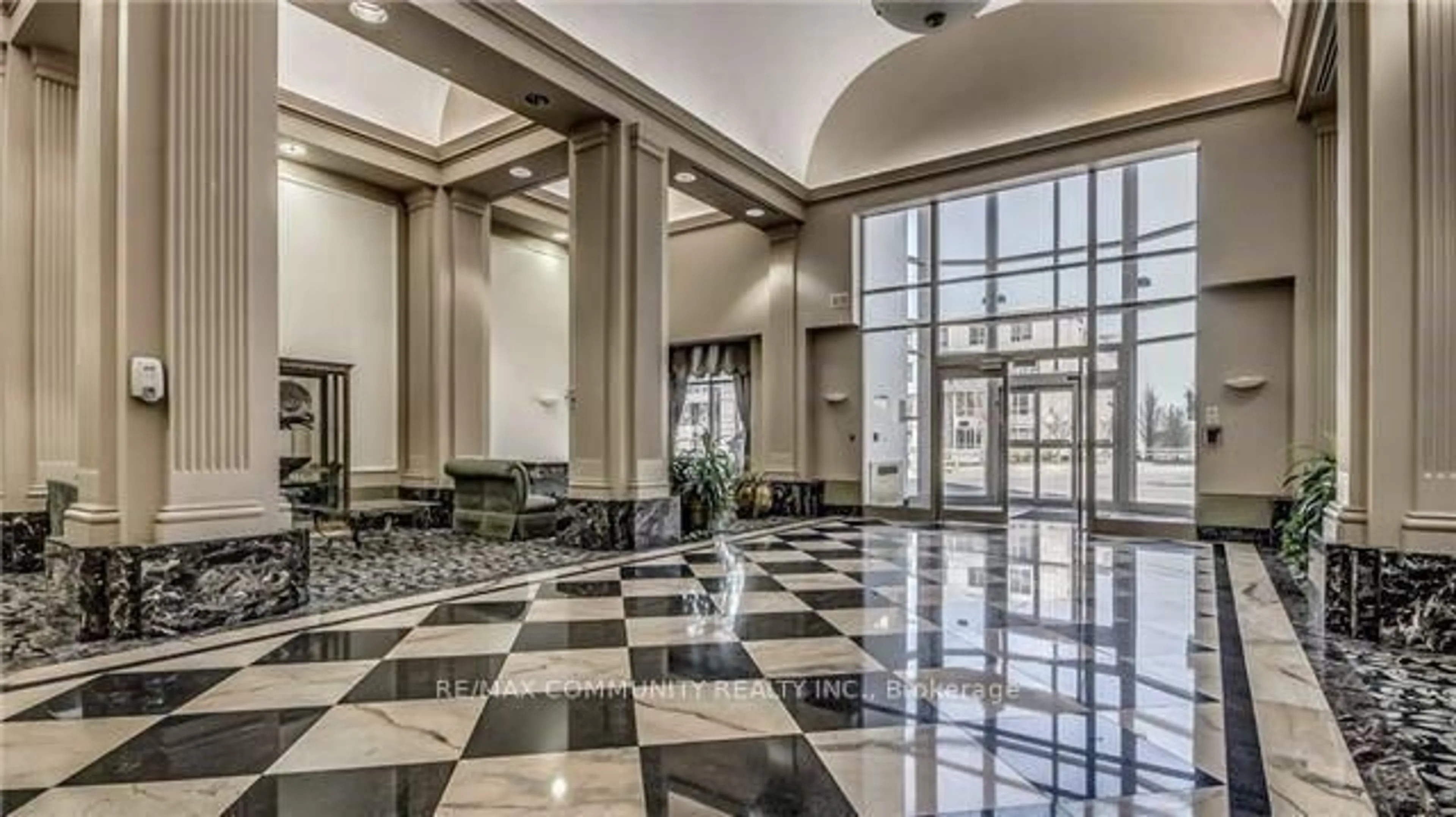 Lobby for 1 Lee Centre Dr #PH302, Toronto Ontario M1H 3J2