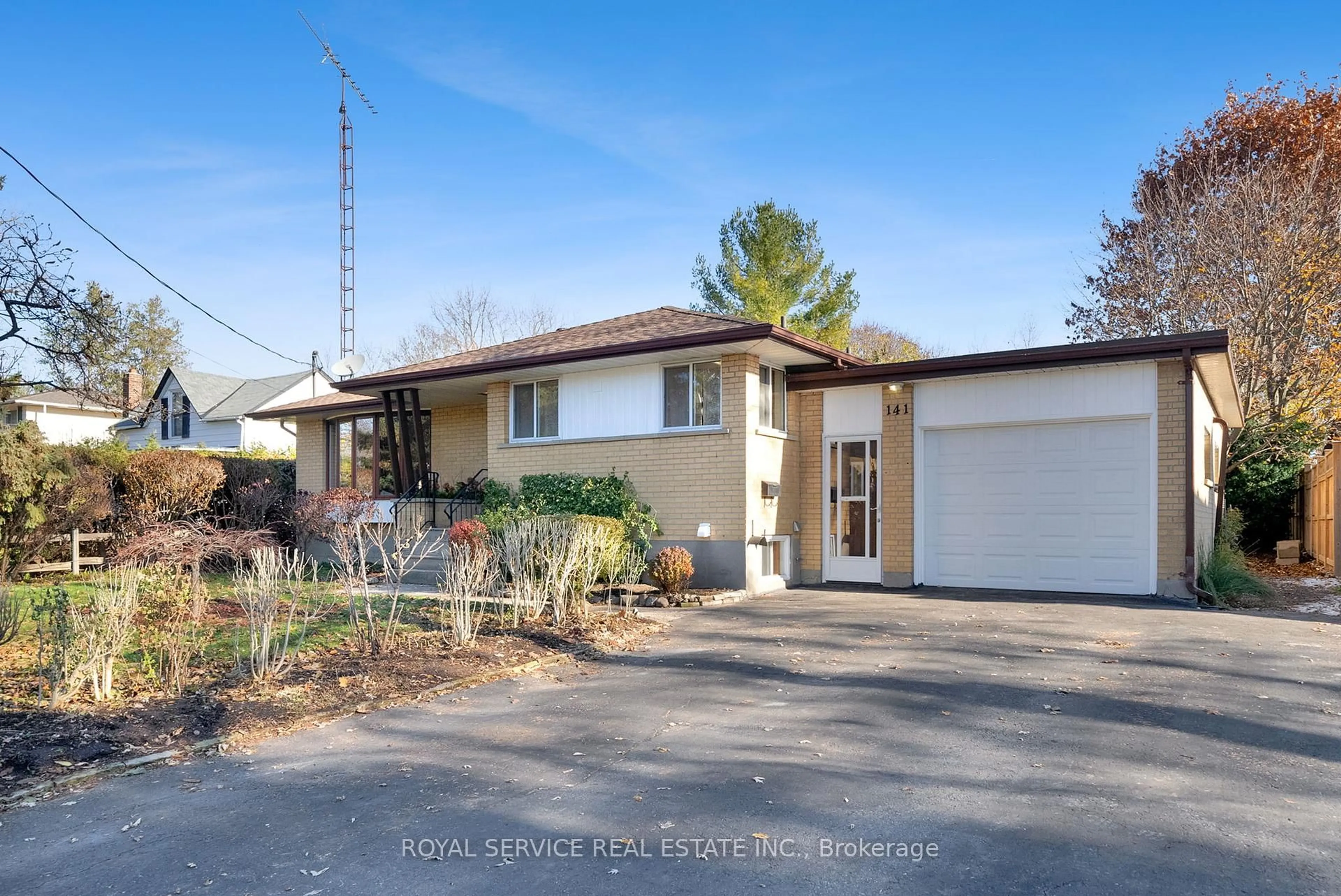 Unknown for 141 Scugog St, Clarington Ontario L1C 3J7