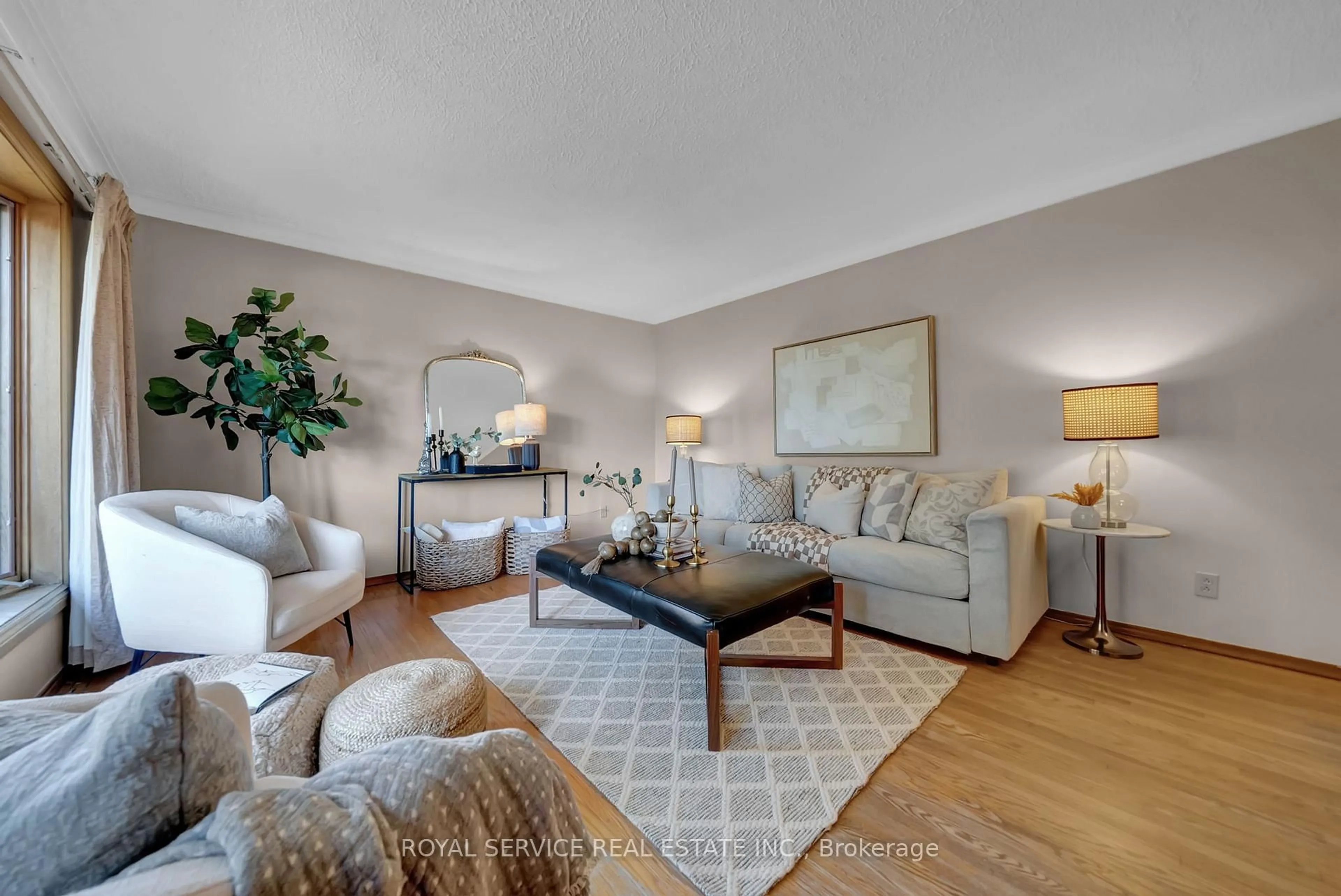 Living room with furniture, unknown for 141 Scugog St, Clarington Ontario L1C 3J7