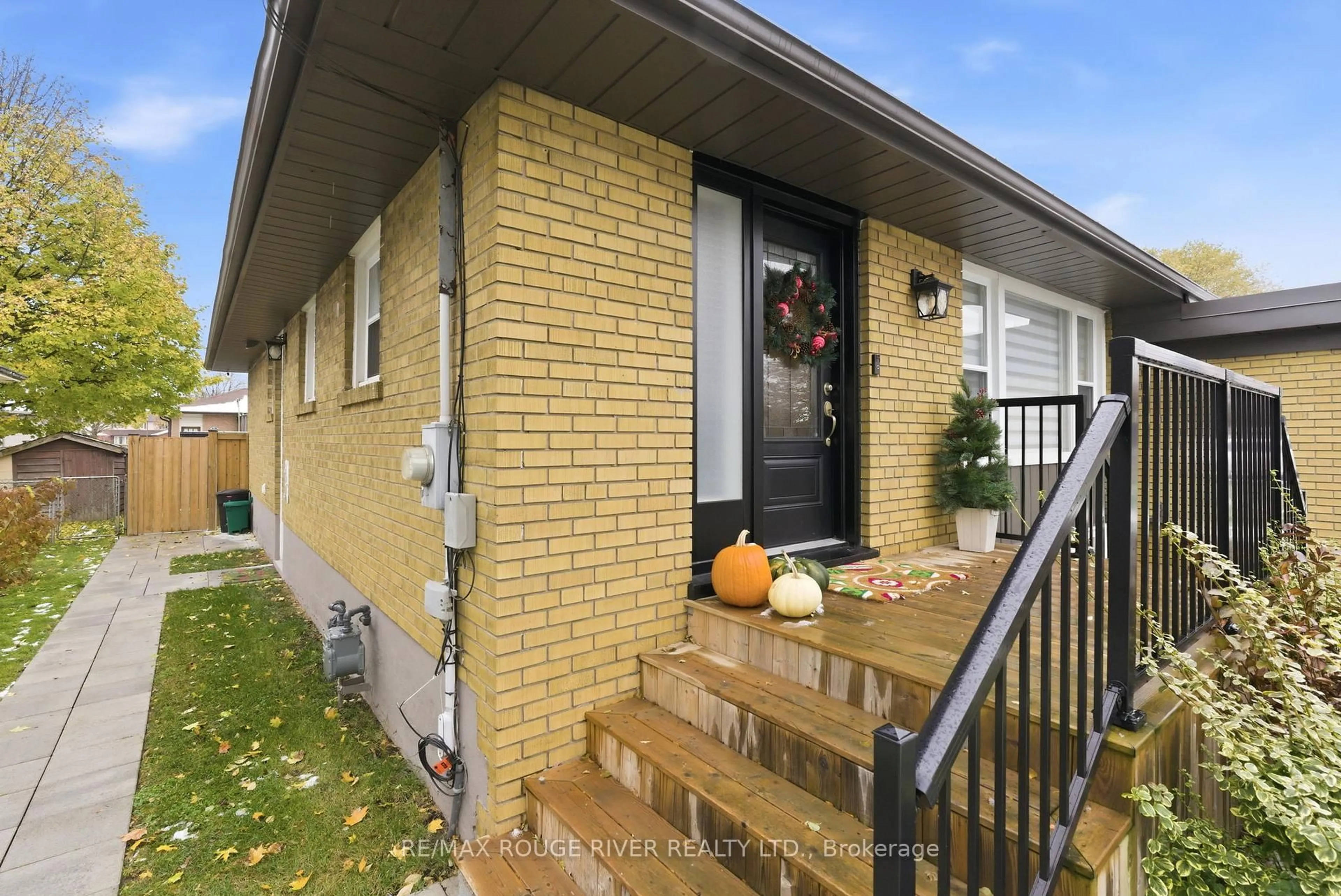 Home with brick exterior material, street for 120 Bowman Ave, Whitby Ontario L1N 3T6
