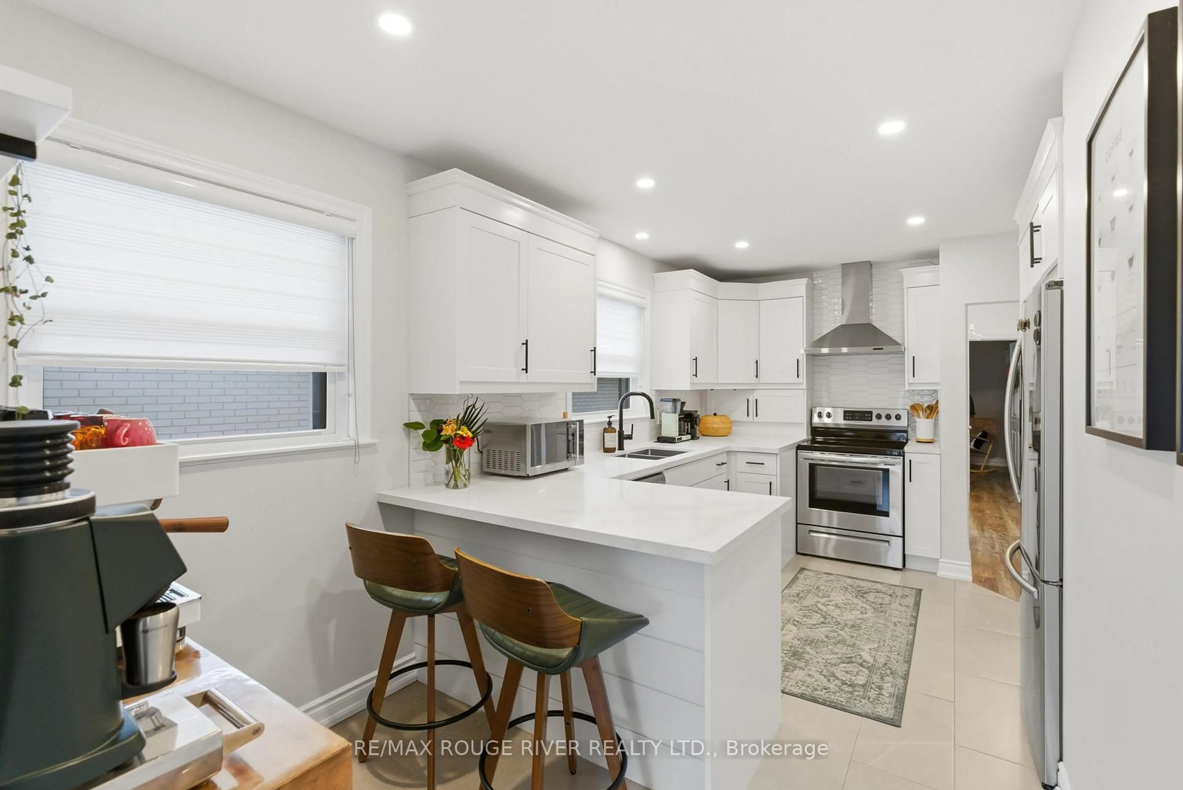 Open concept kitchen, ceramic/tile floor for 120 Bowman Ave, Whitby Ontario L1N 3T6