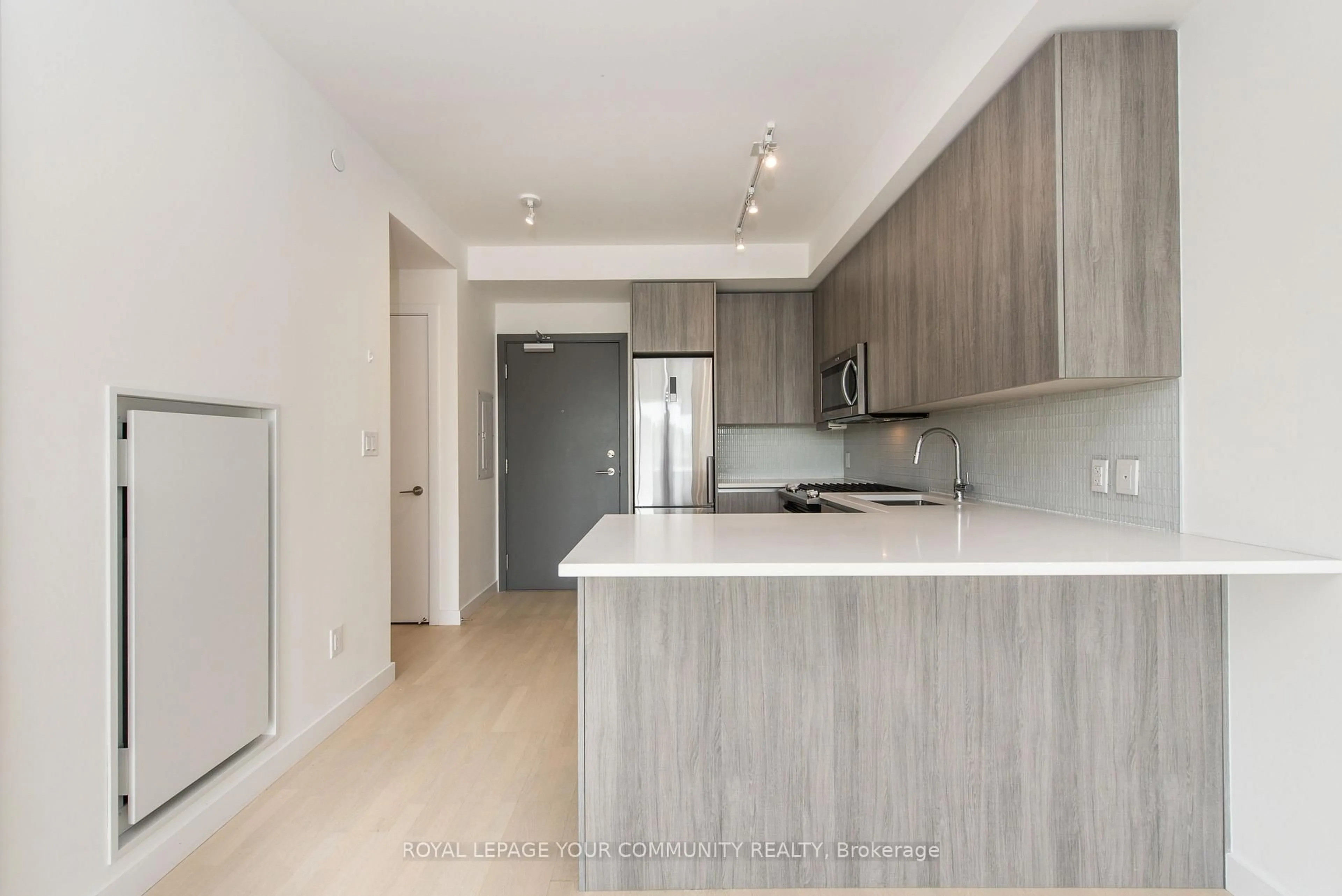 Open concept kitchen, unknown for 246 Logan Ave #502, Toronto Ontario M4M 1J2