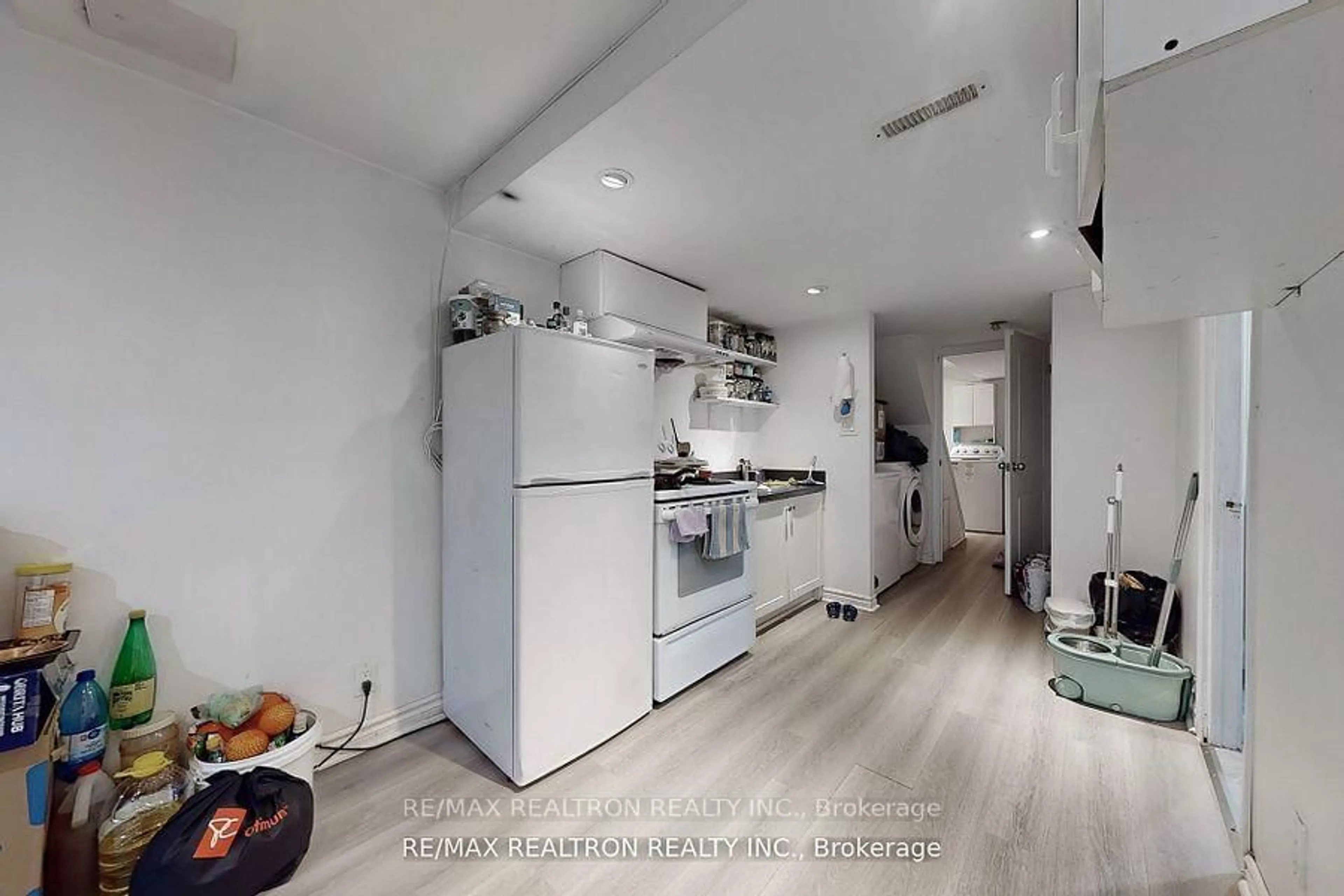 Unknown for 1121 Sandhurst Circ #20, Toronto Ontario M1V 1V4