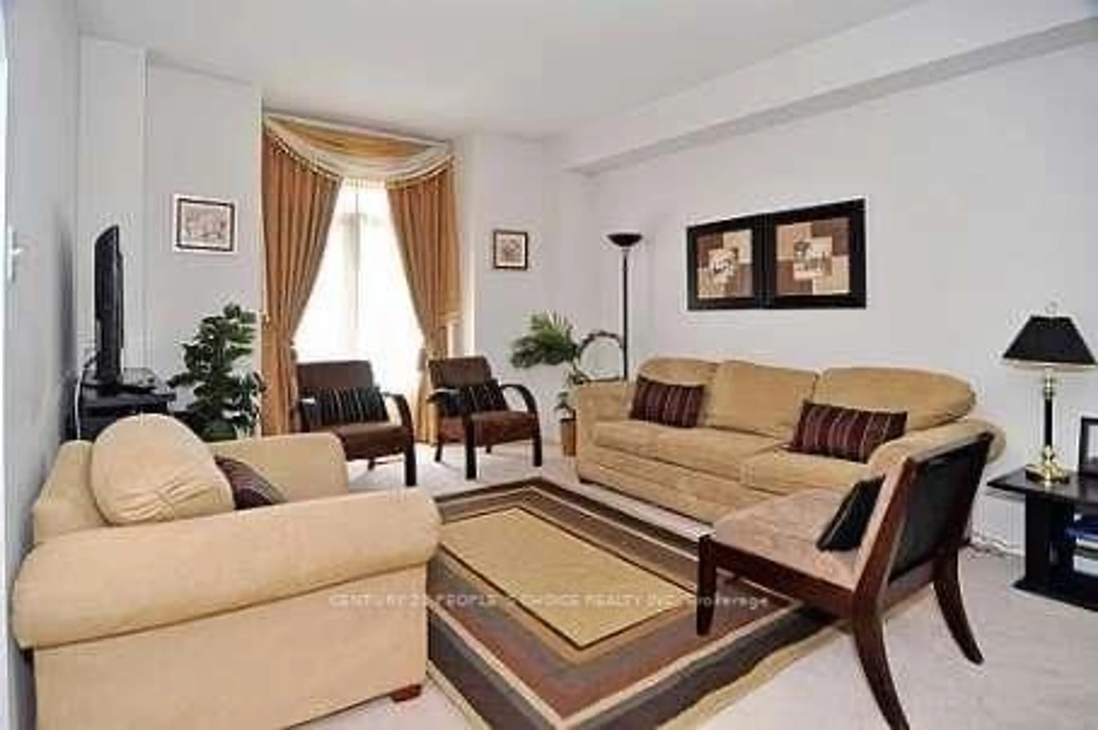 Living room with furniture, unknown for 8 Croker Dr, Ajax Ontario L1S 7T3