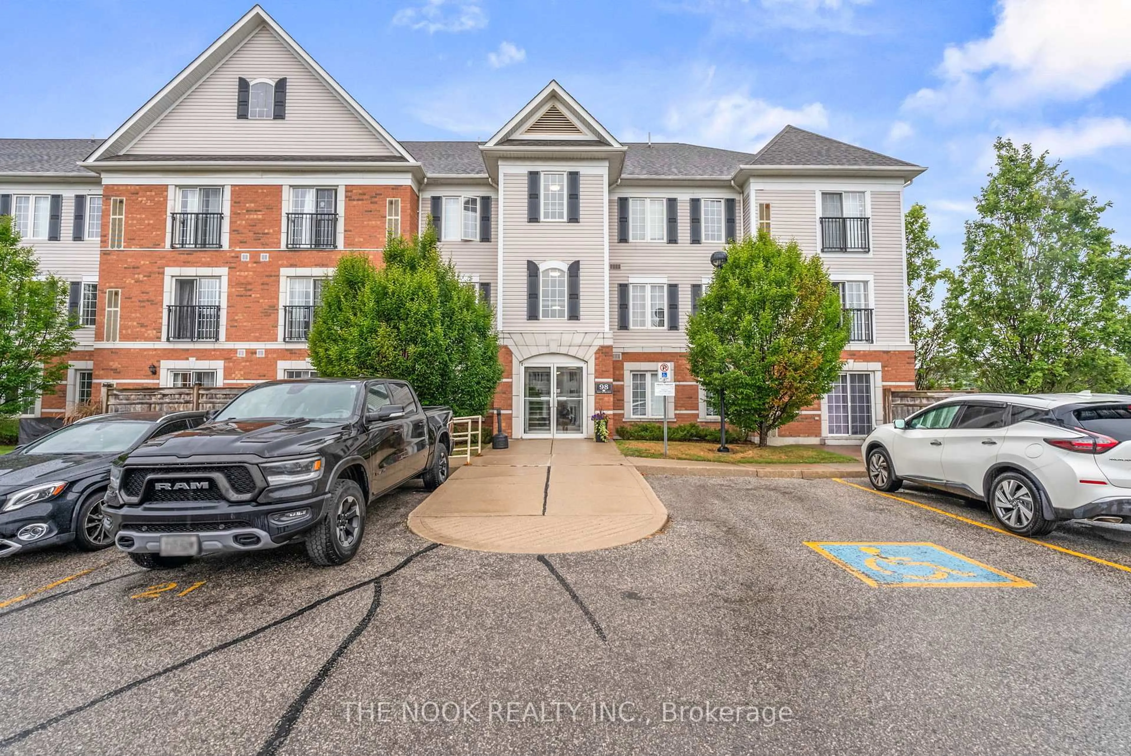 A pic from outside/outdoor area/front of a property/back of a property/a pic from drone, unknown for 98 Aspen Springs Dr #310, Clarington Ontario L1C 5N5