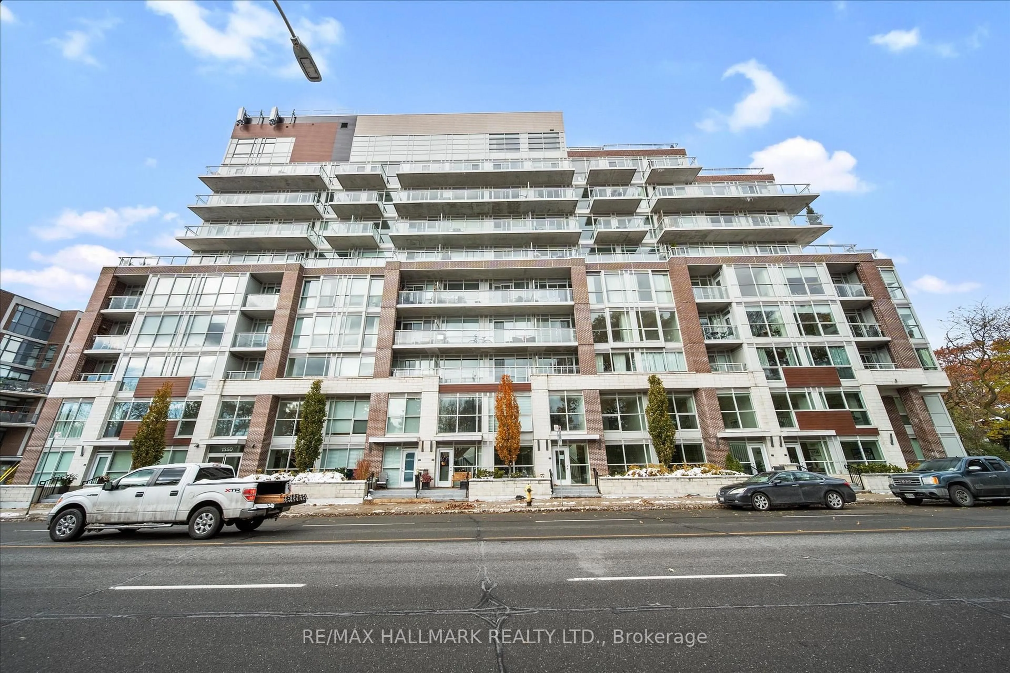Patio, building for 1350 Kingston Rd #215, Toronto Ontario M1N 1C8