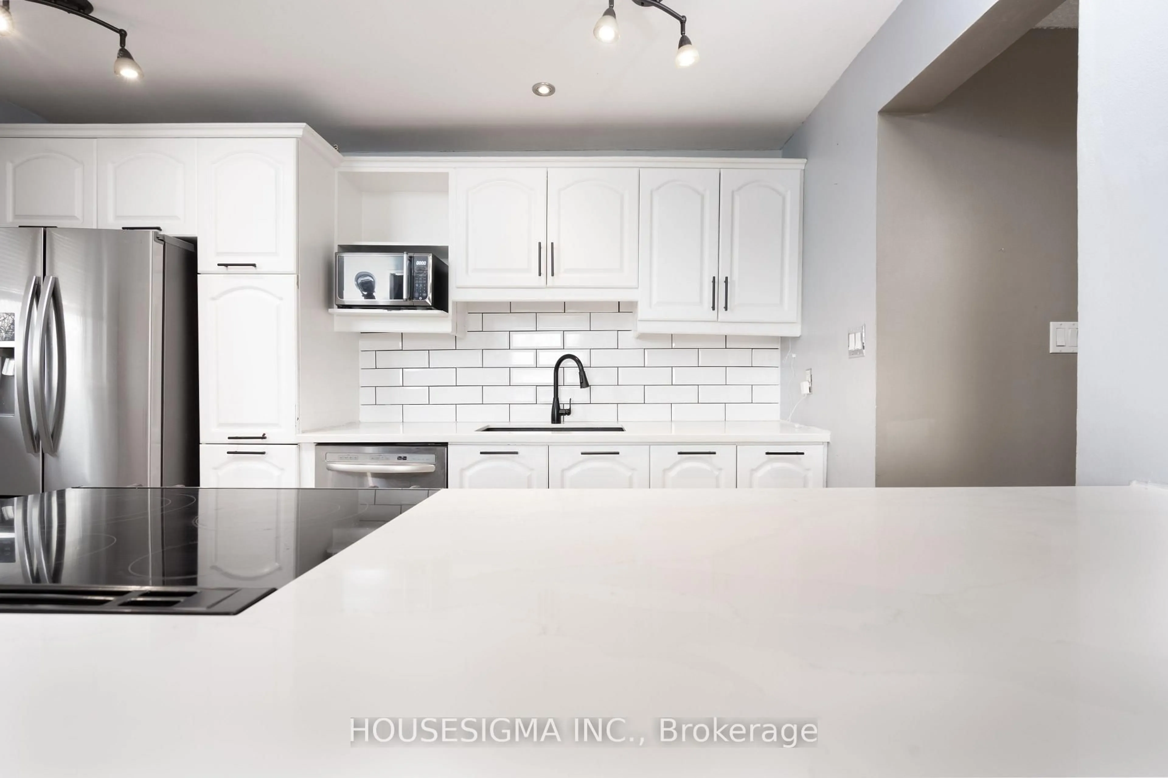 Unknown for 321 Blackthorn St #82, Oshawa Ontario L1K 1L3