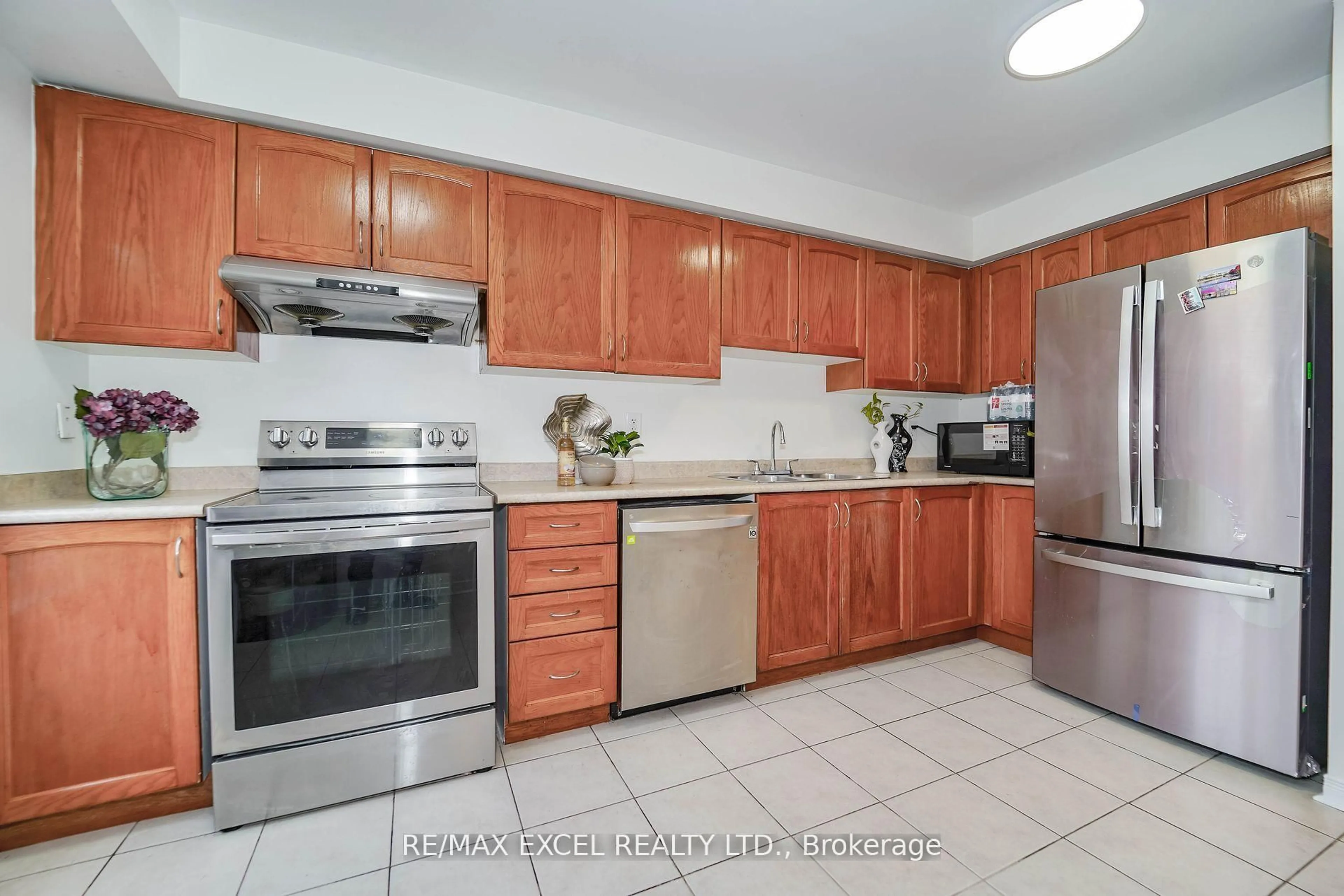 Standard kitchen, unknown for 2784 Eglinton Ave #4, Toronto Ontario M1J 2C8