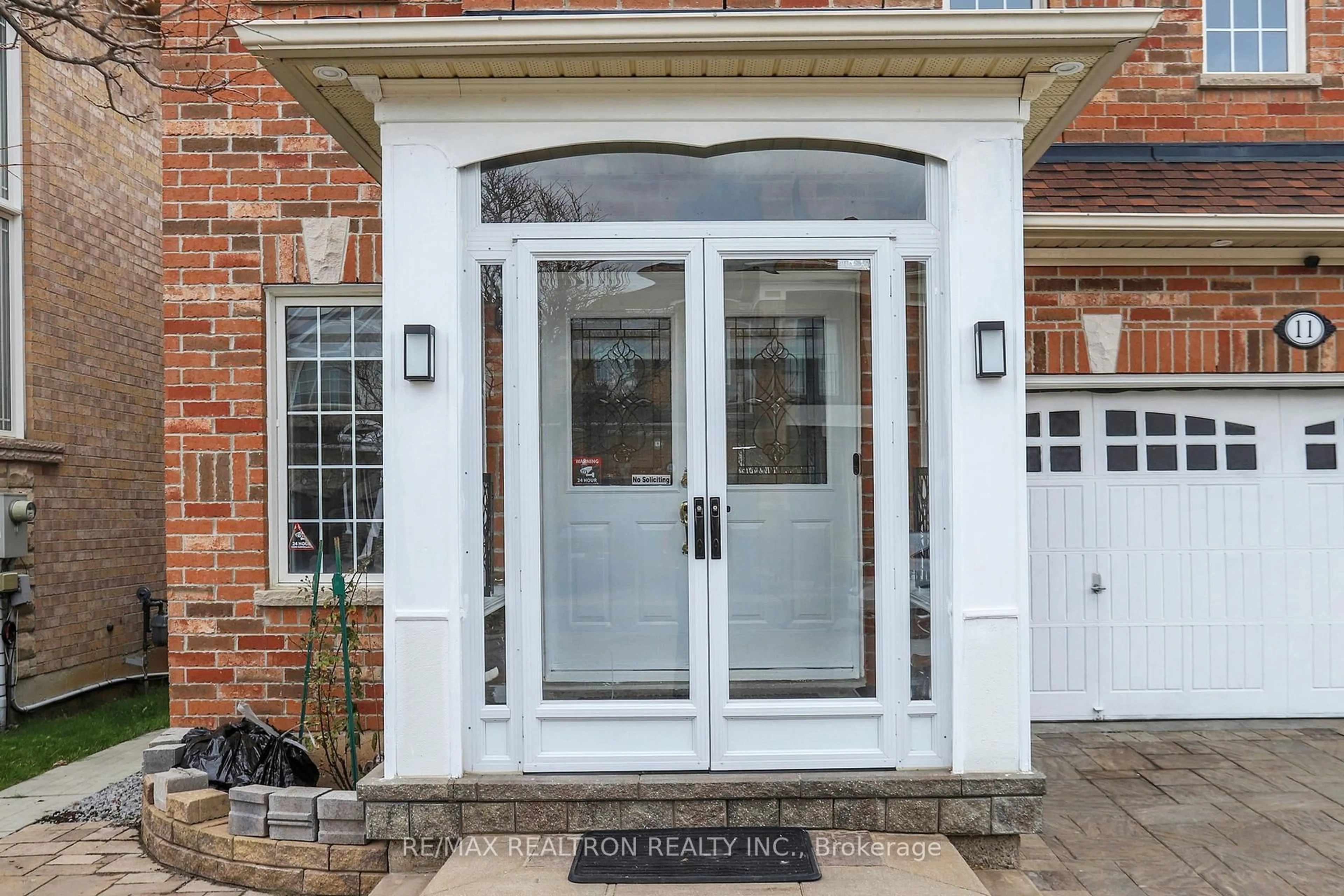 Indoor entryway for 11 Durling Rock St, Ajax Ontario L1Z 1S6