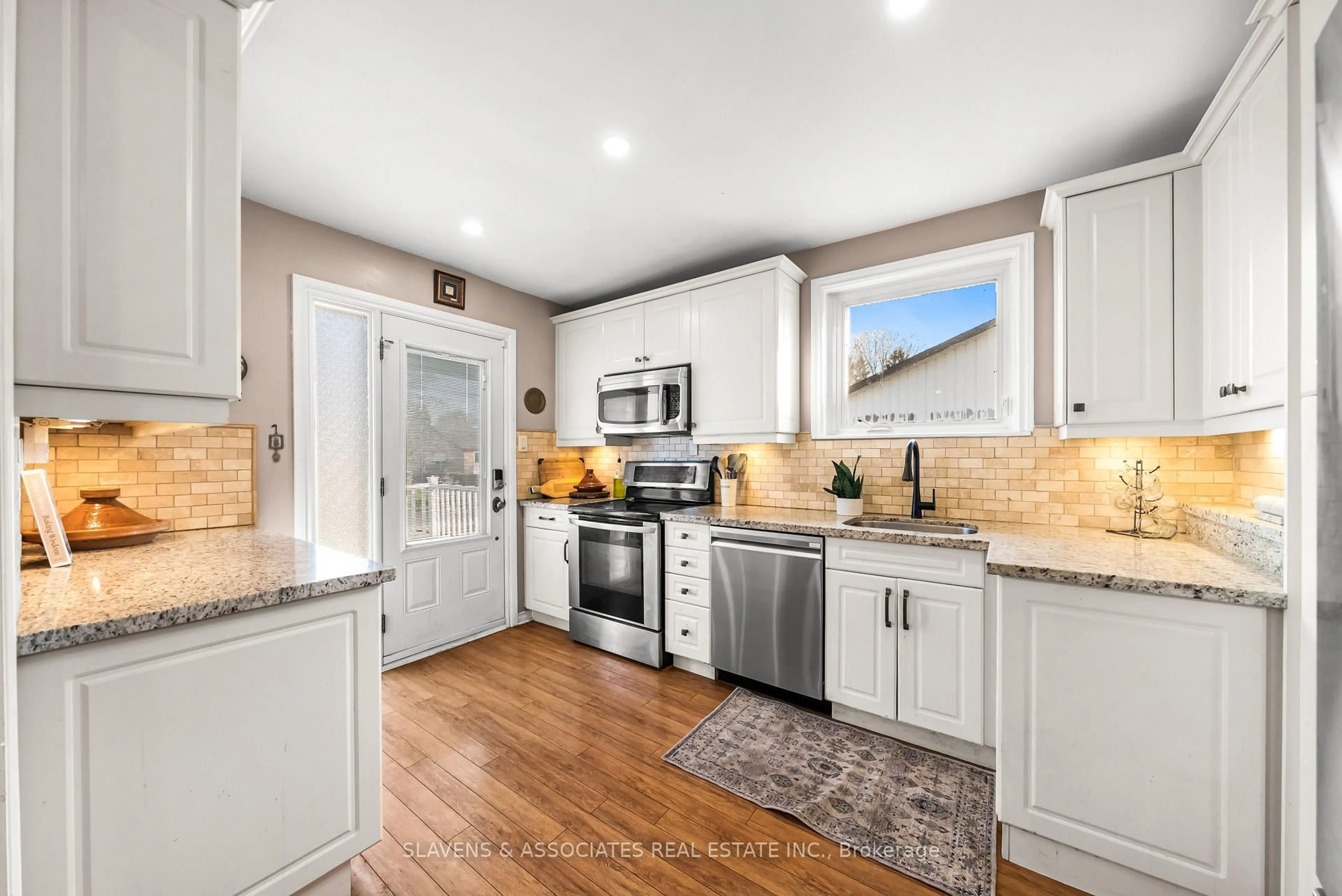 Open concept kitchen, ceramic/tile floor for 48 Billingsgate Cres, Ajax Ontario L1S 2R8