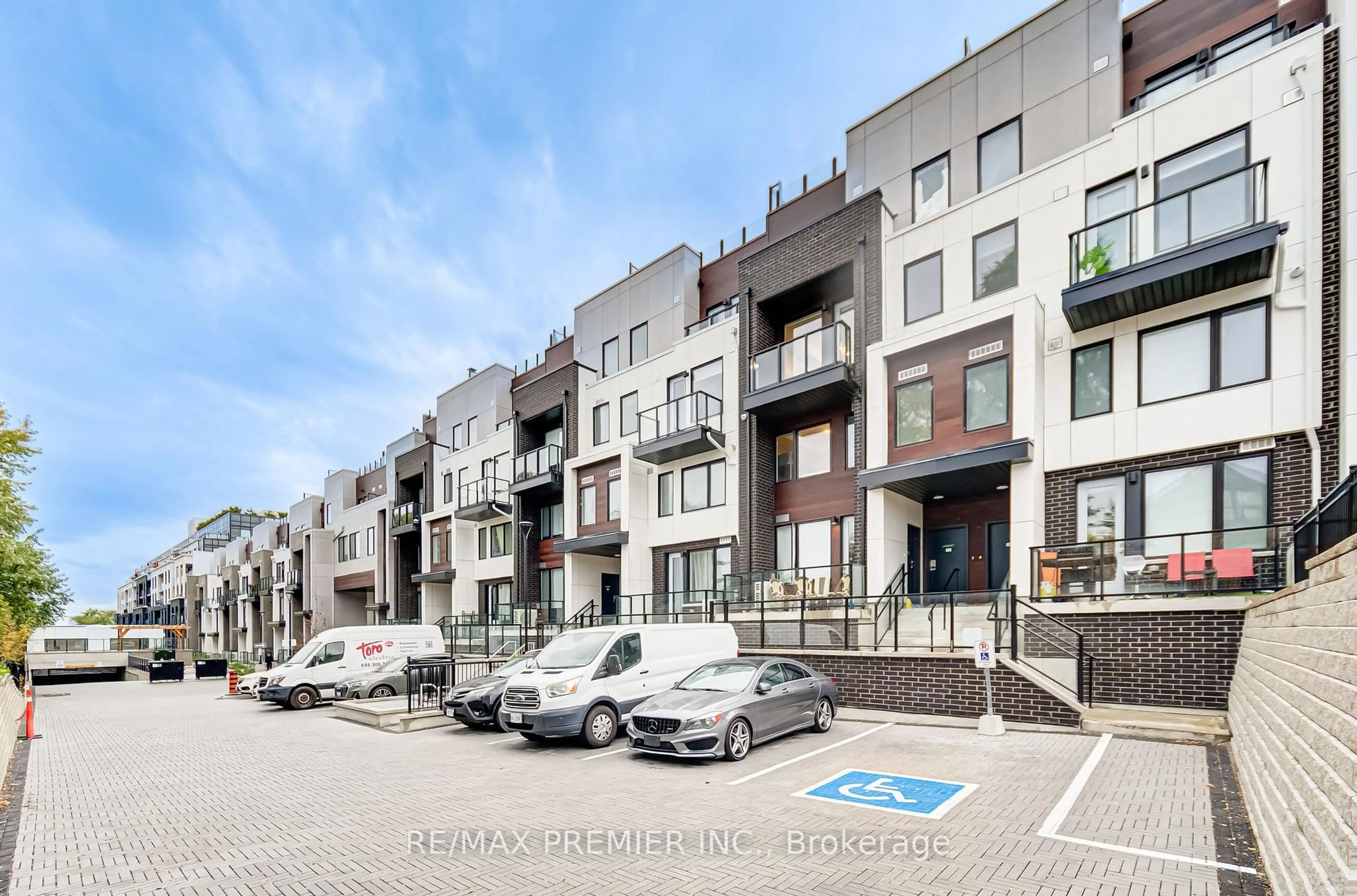 Unknown for 1479 O'Connor Dr #8, Toronto Ontario M4B 0A7