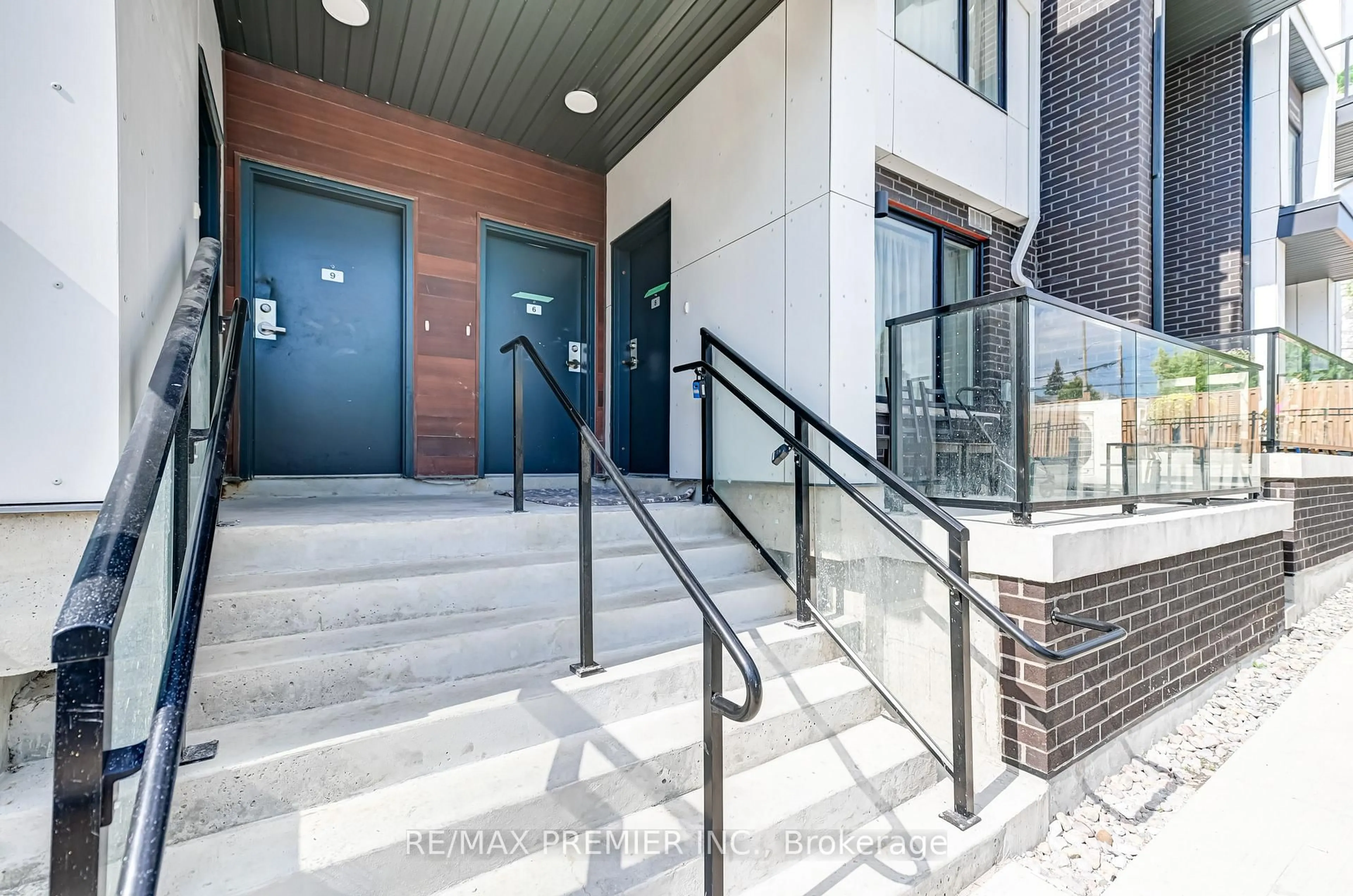 Indoor foyer for 1479 O'Connor Dr #8, Toronto Ontario M4B 0A7