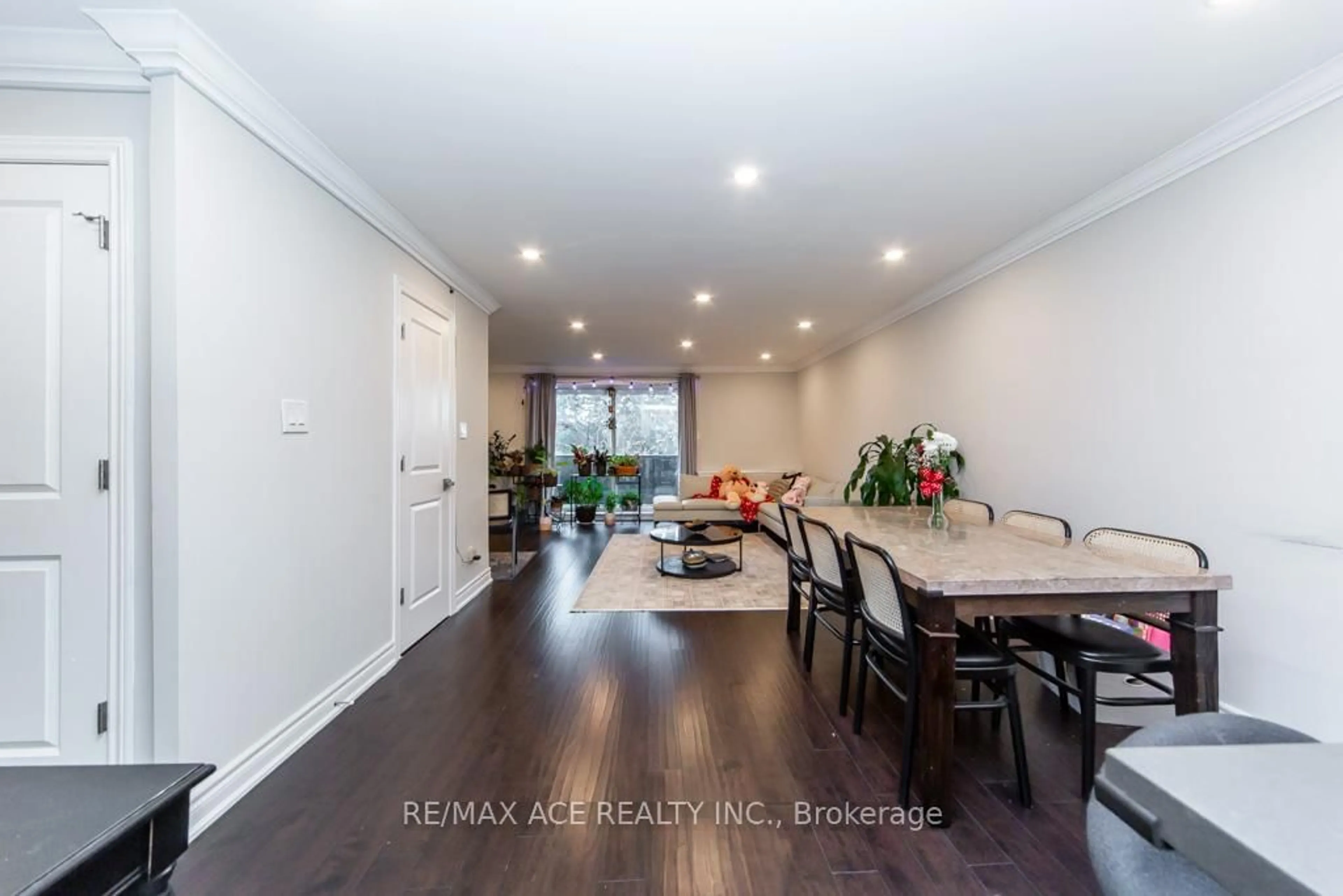 Dining room, wood/laminate floor for 50 Scarborough Golf Club Rd #149, Toronto Ontario M1M 3T5