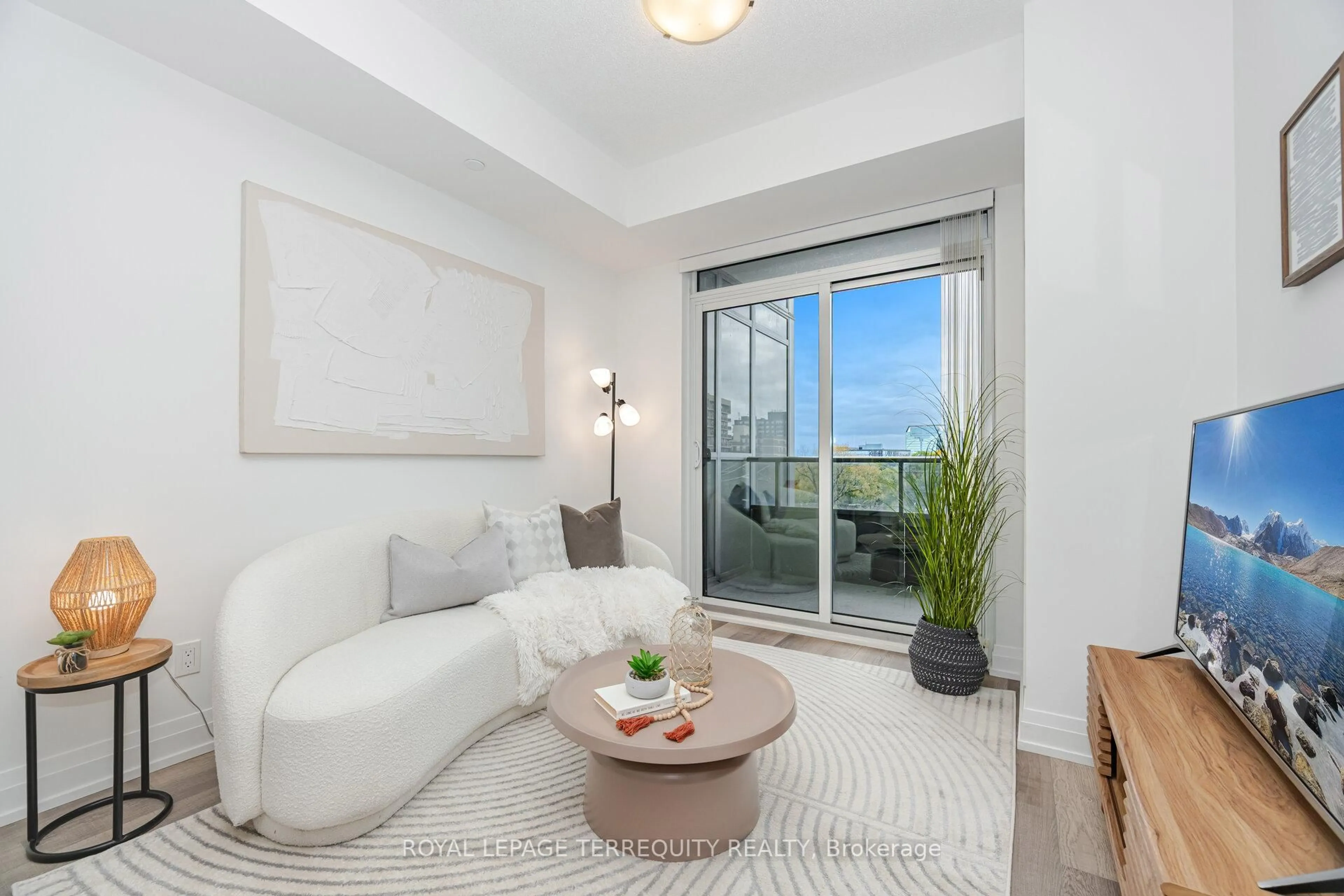 Living room with furniture, unknown for 3121 Sheppard Ave #509, Toronto Ontario M1T 0B6