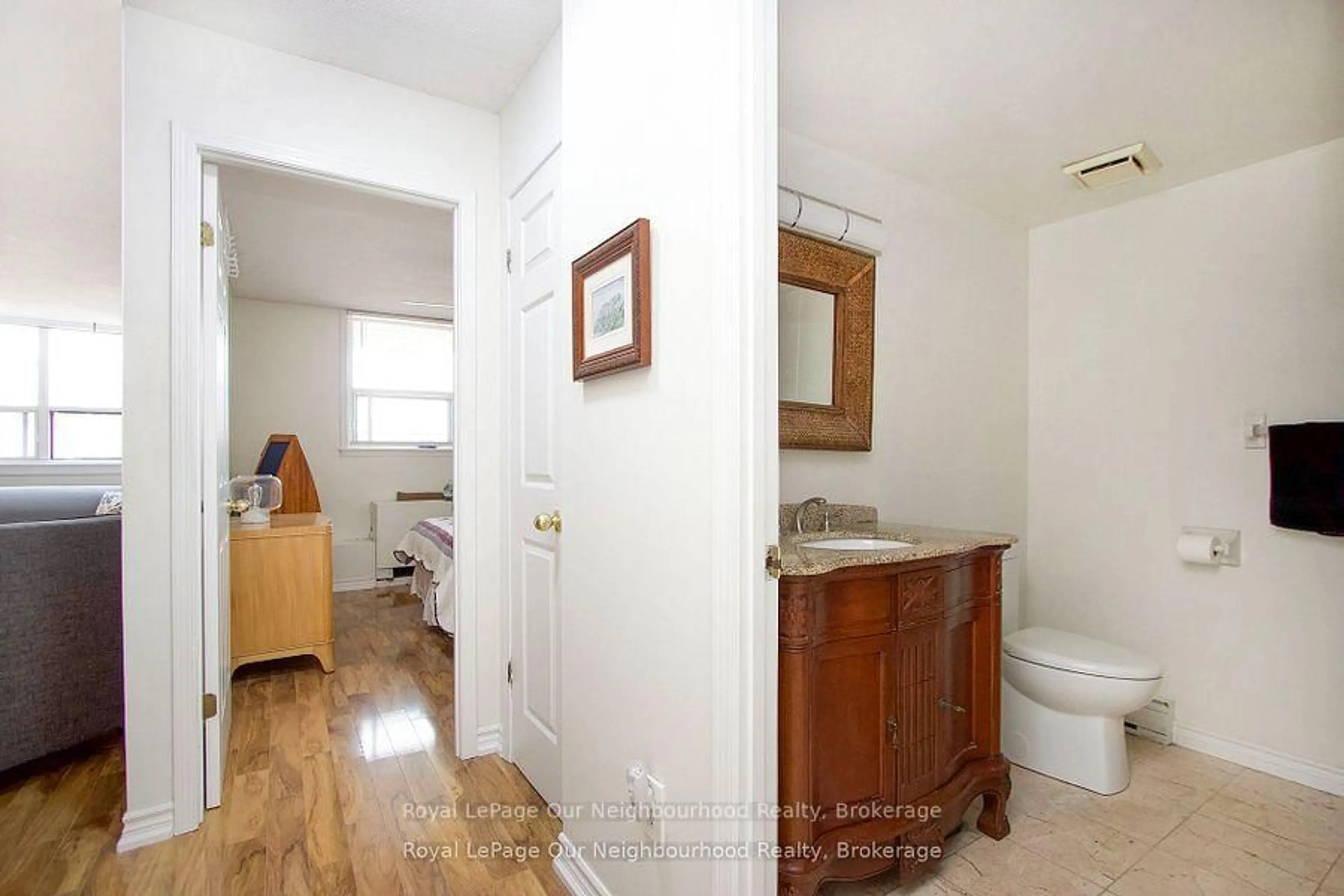 Standard bathroom, ceramic/tile floor for 80 Athol St #203, Oshawa Ontario L1H 8B7