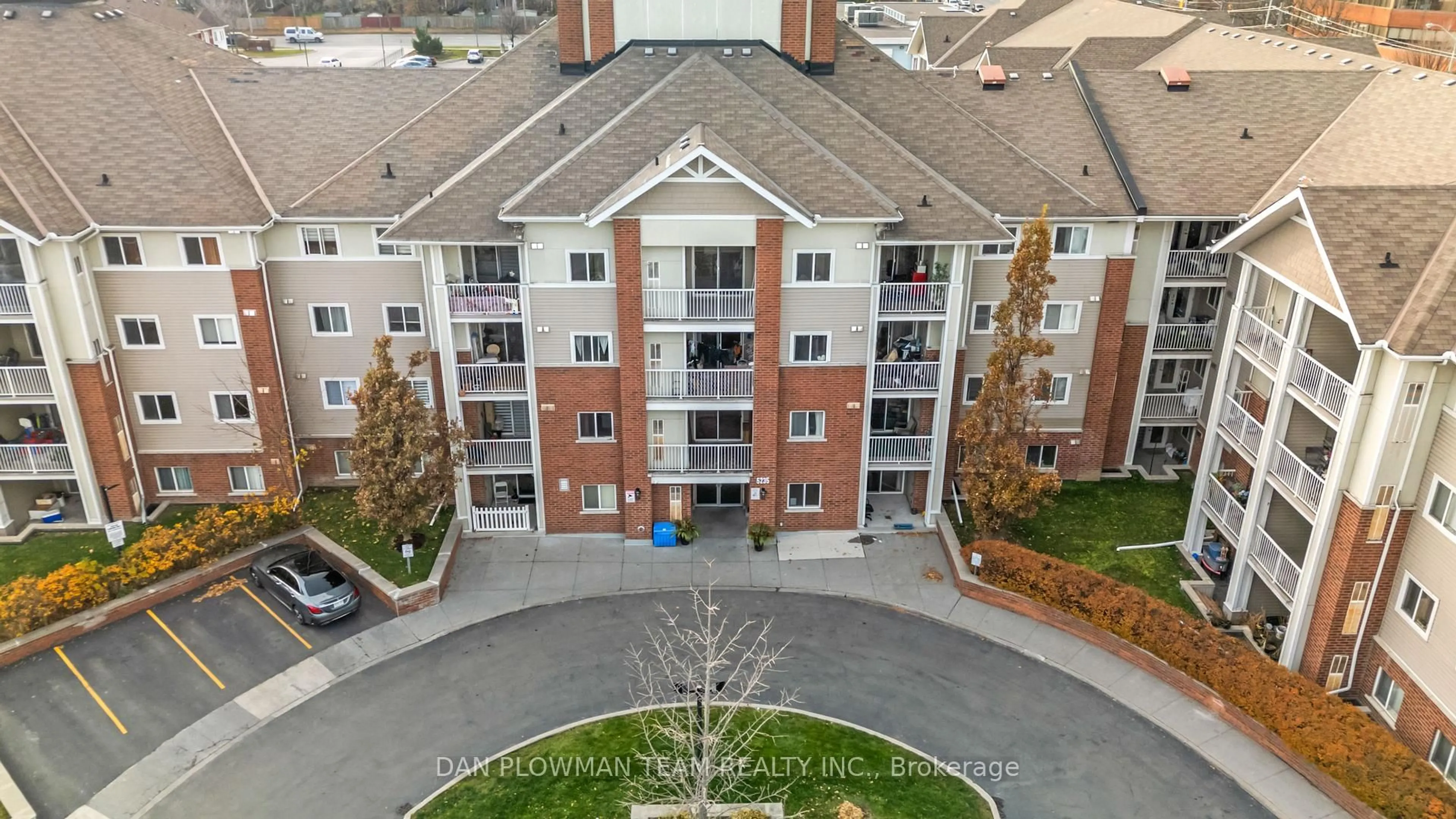 A pic from outside/outdoor area/front of a property/back of a property/a pic from drone, city buildings view from balcony for 5235 Finch Ave #224, Toronto Ontario M1S 5X3