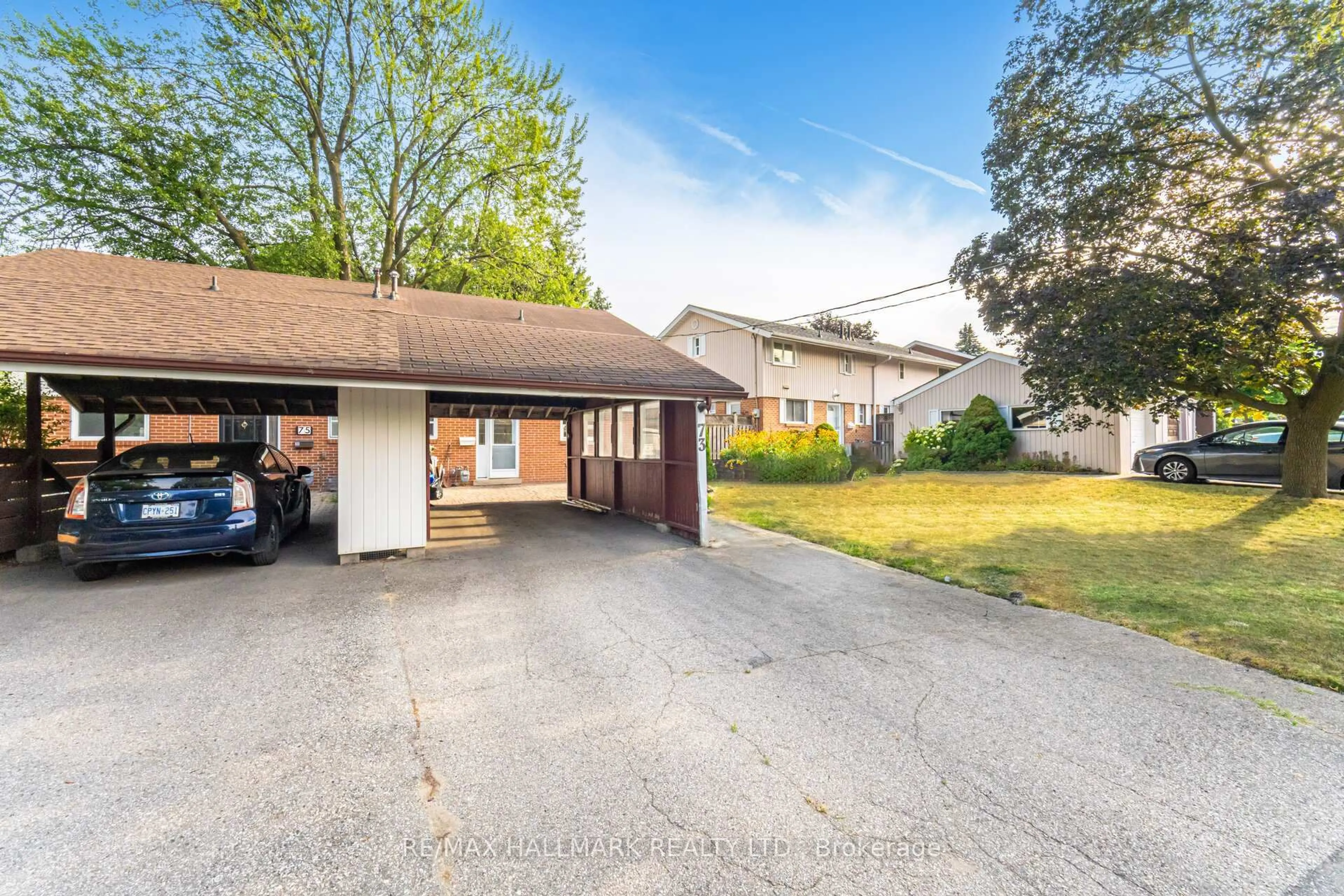 A pic from outside/outdoor area/front of a property/back of a property/a pic from drone, street for 73 Dogwood Cres, Toronto Ontario M1P 3N5