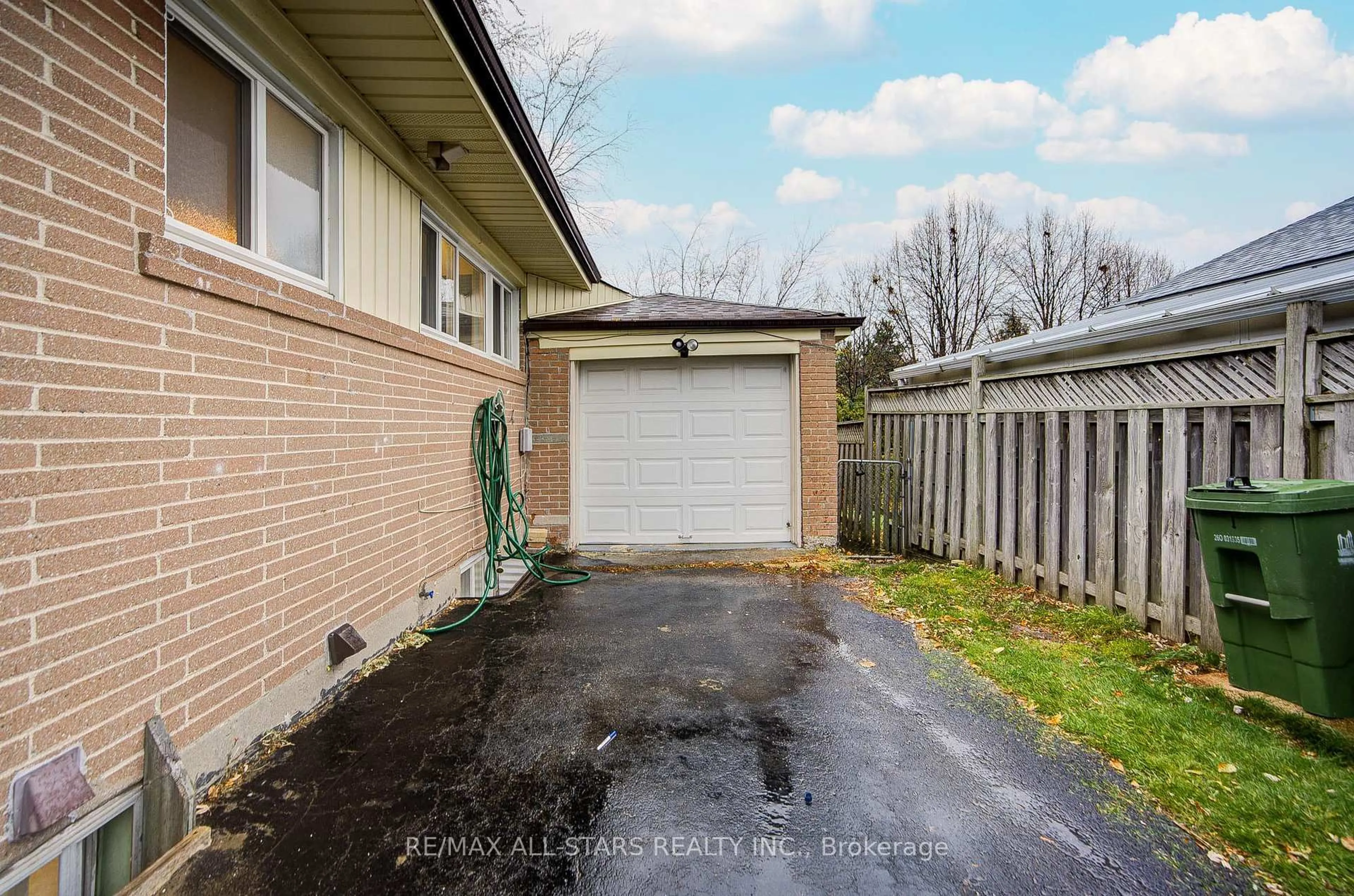 A pic from outside/outdoor area/front of a property/back of a property/a pic from drone, street for 50 Mooregate Ave, Toronto Ontario M1K 3V7