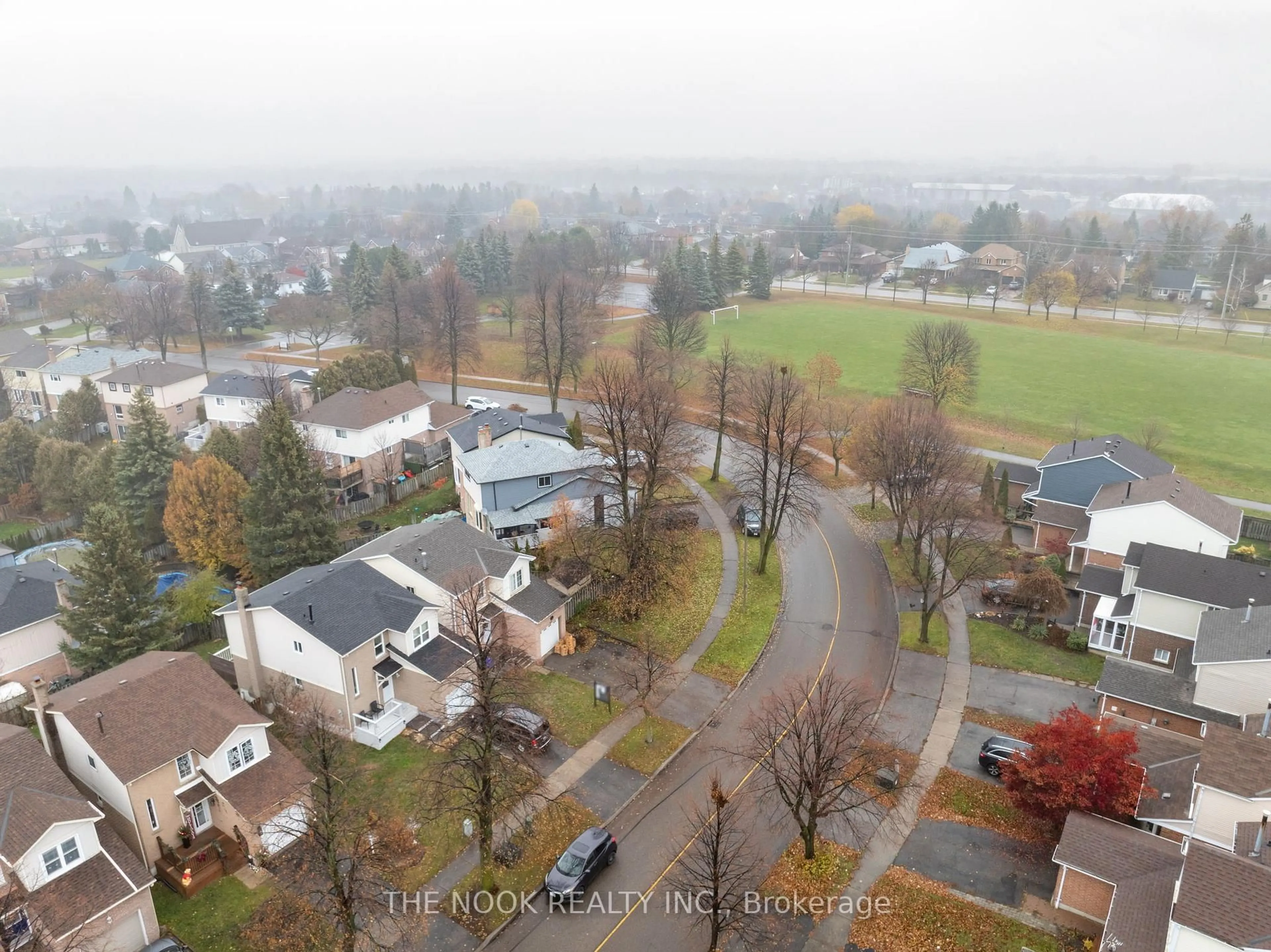 A pic from outside/outdoor area/front of a property/back of a property/a pic from drone, unknown for 96 Kirby Cres, Whitby Ontario L1N 6Z7