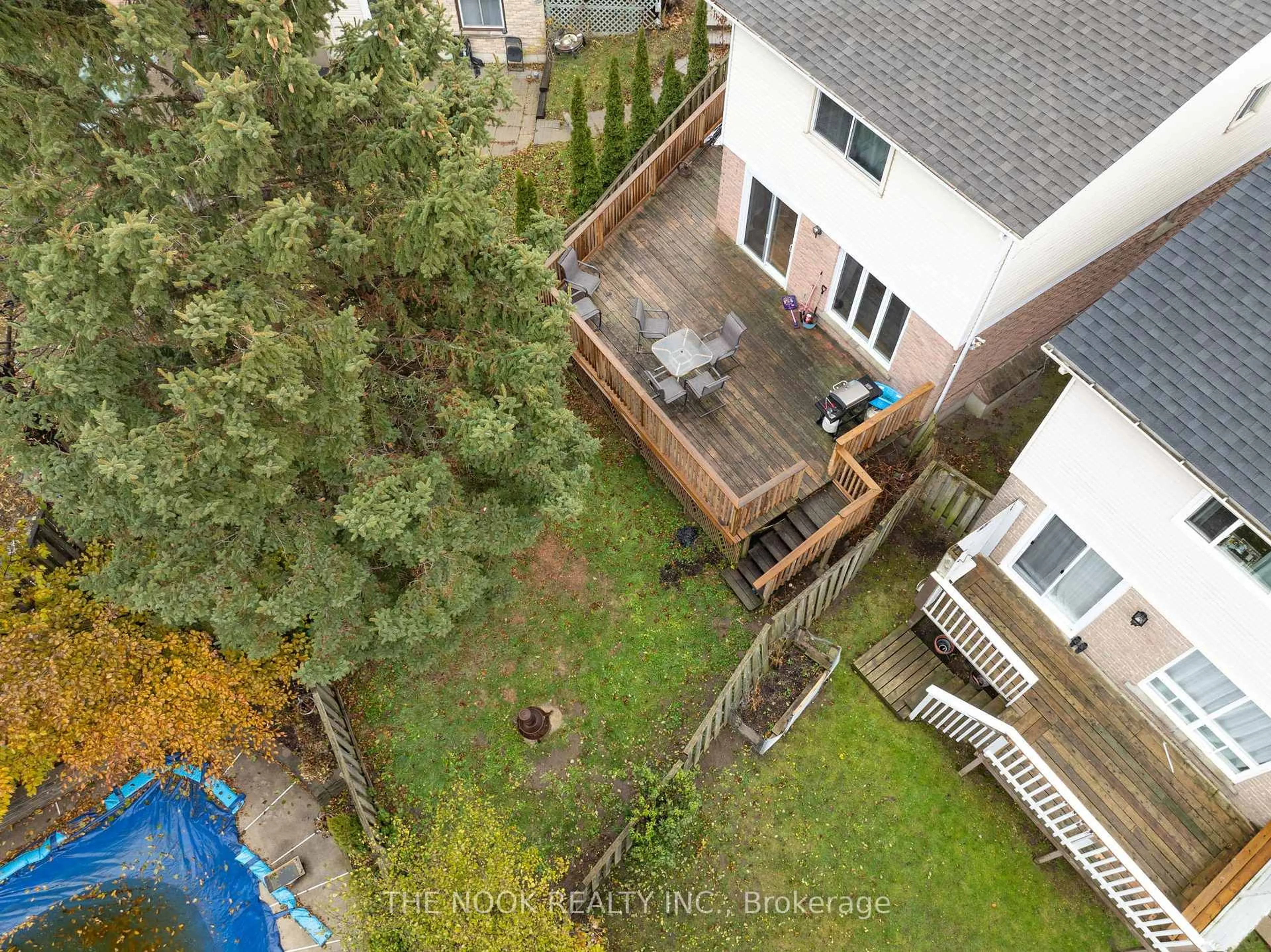 A pic from outside/outdoor area/front of a property/back of a property/a pic from drone, forest/trees view for 96 Kirby Cres, Whitby Ontario L1N 6Z7