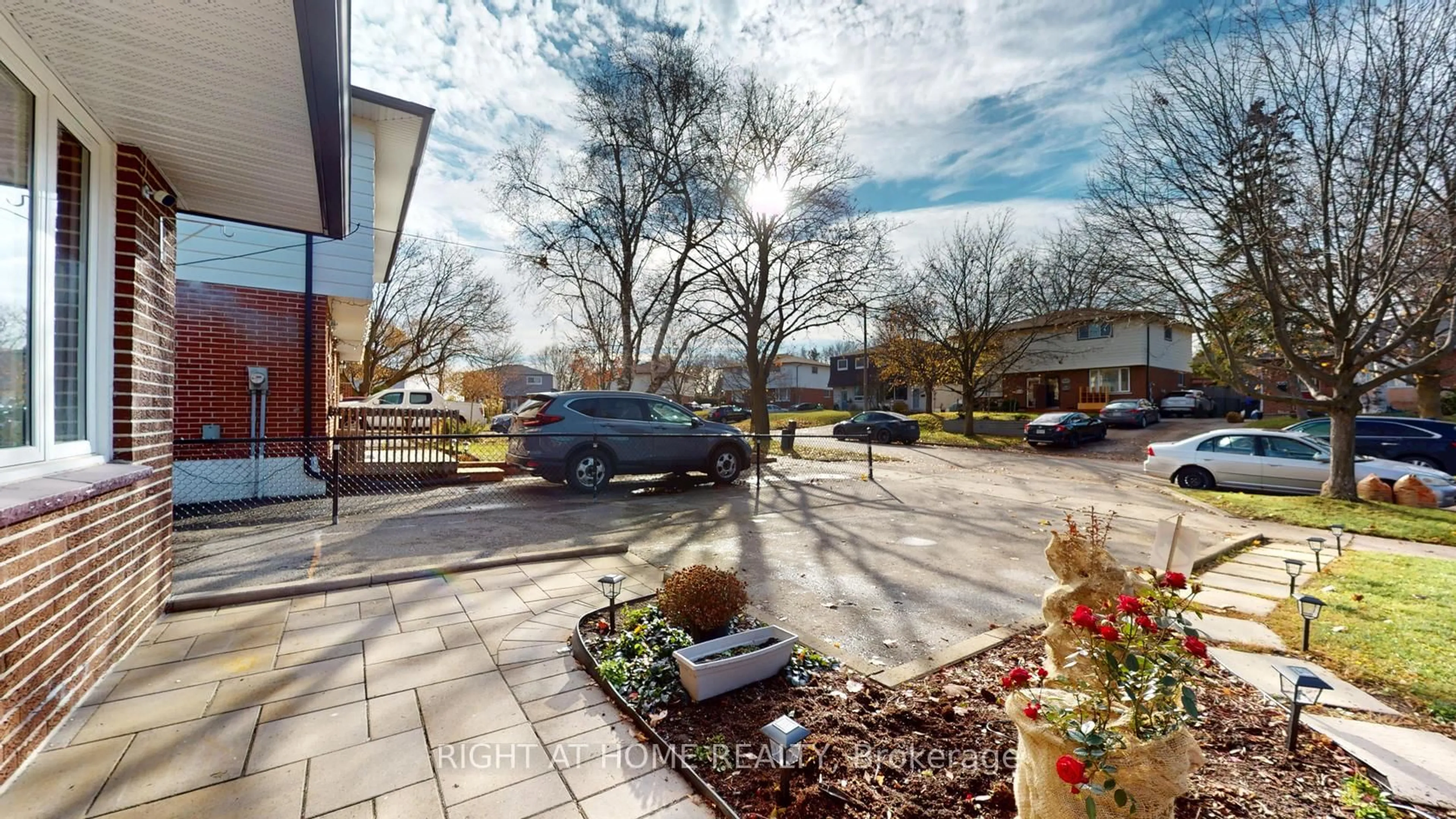 A pic from outside/outdoor area/front of a property/back of a property/a pic from drone, street for 407 Maplewood Dr, Oshawa Ontario L1G 5R7