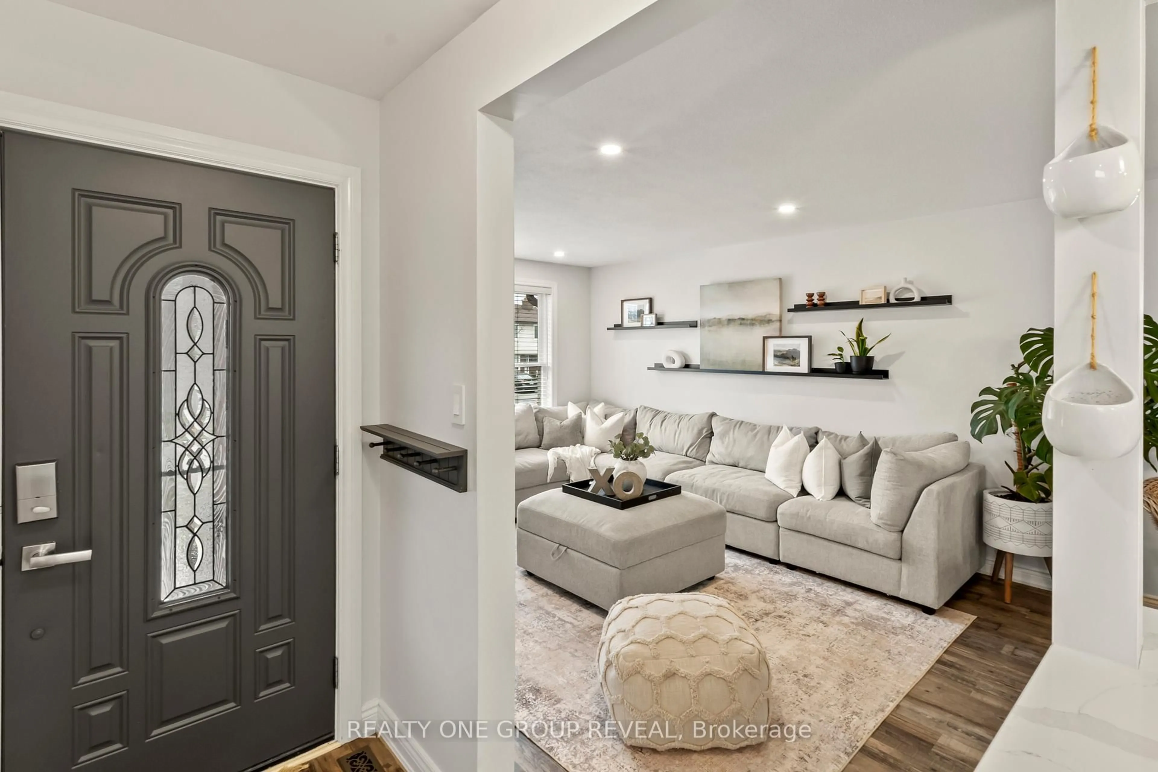 Living room with furniture, unknown for 716 Kenora Ave, Oshawa Ontario L1J 1K6