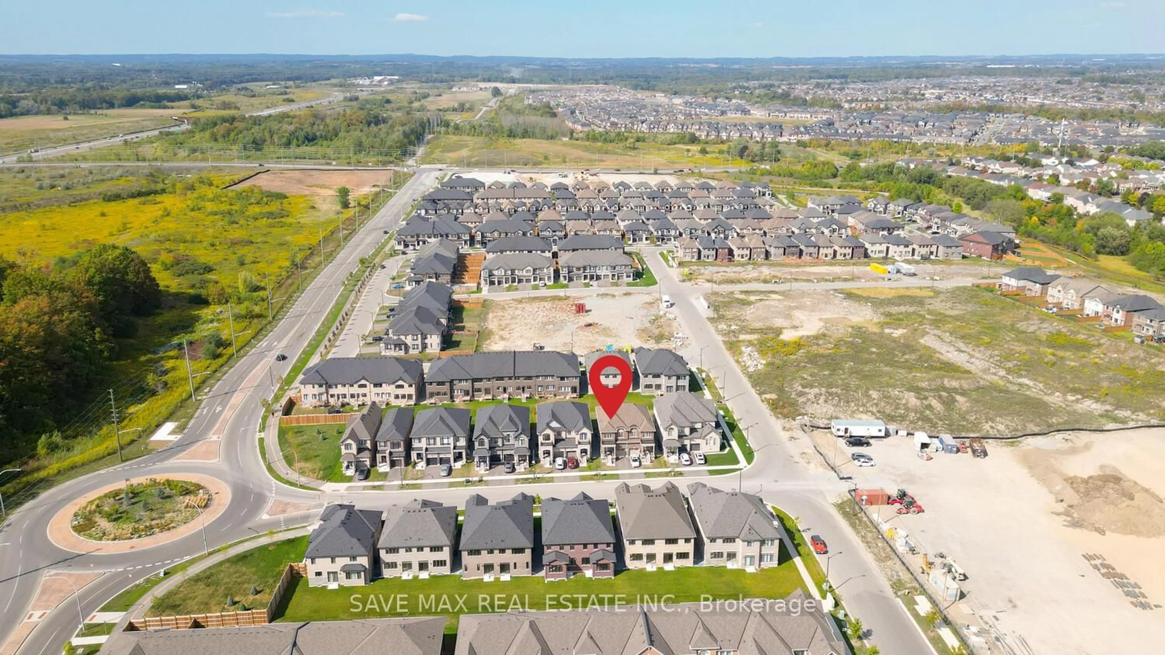 A pic from outside/outdoor area/front of a property/back of a property/a pic from drone, street for 20 Bertram Gate, Whitby Ontario L1N 9Y6