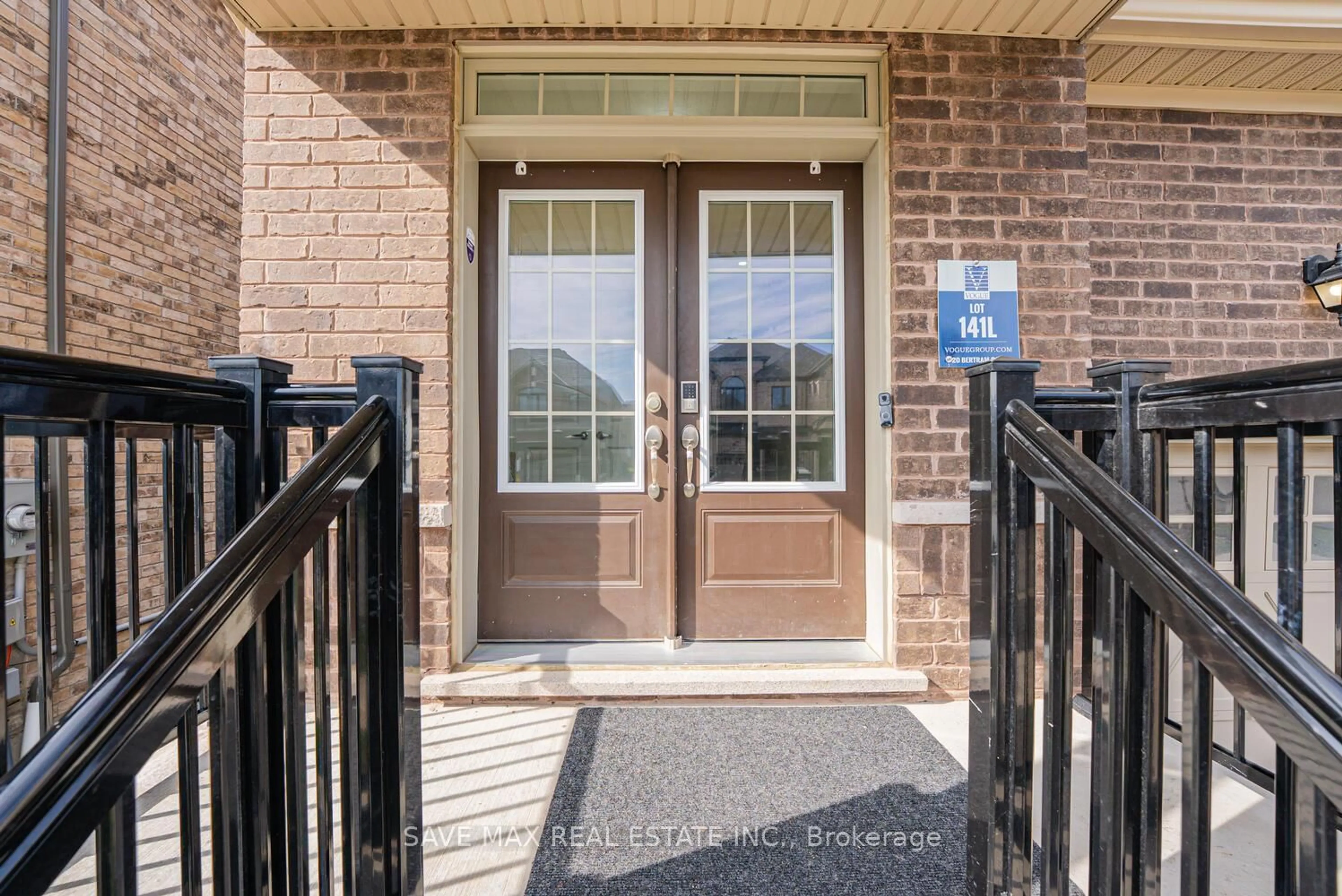 Indoor entryway for 20 Bertram Gate, Whitby Ontario L1N 9Y6