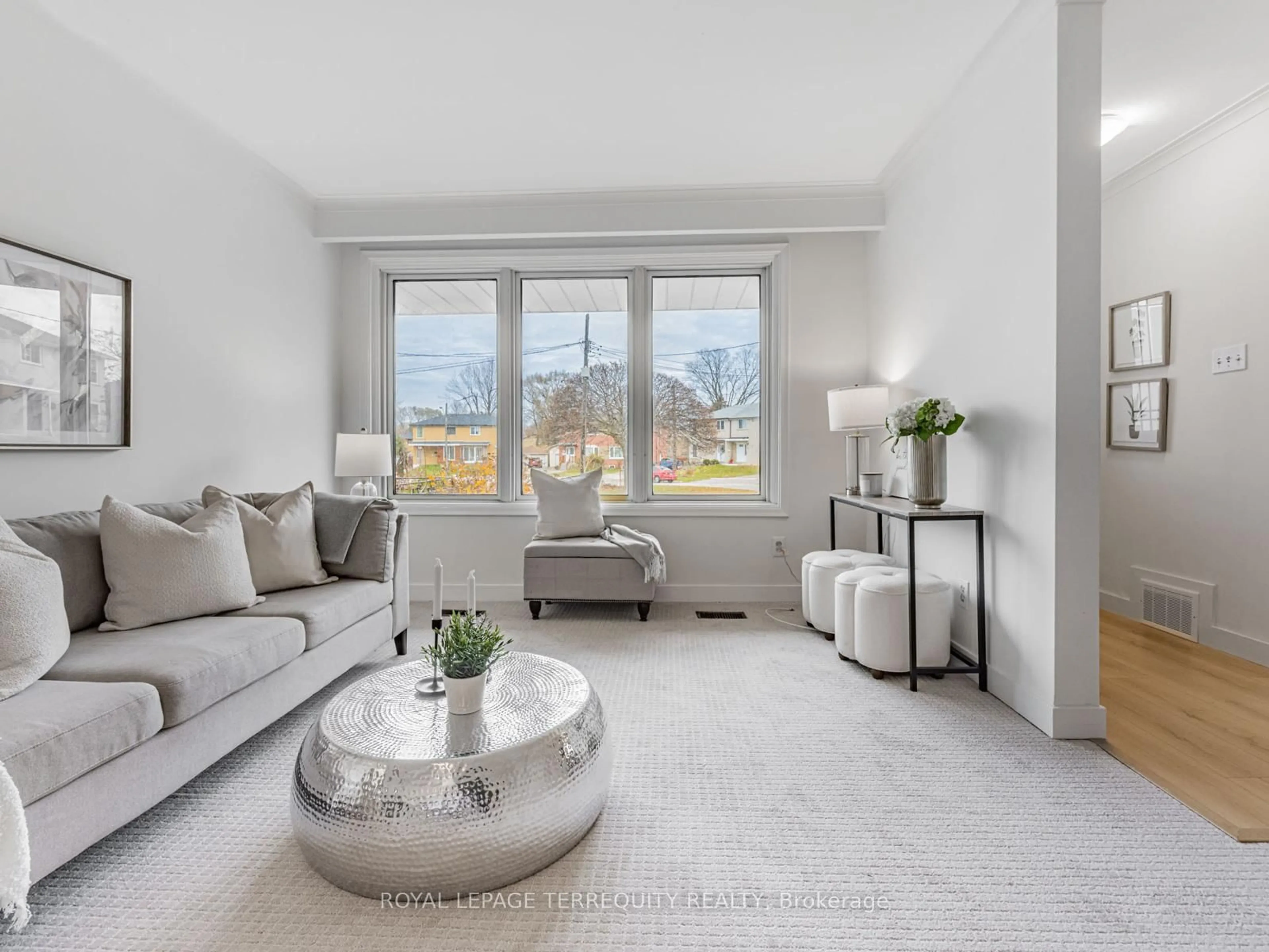 Living room with furniture, unknown for 34 Athenia Crt, Toronto Ontario M1E 2C1