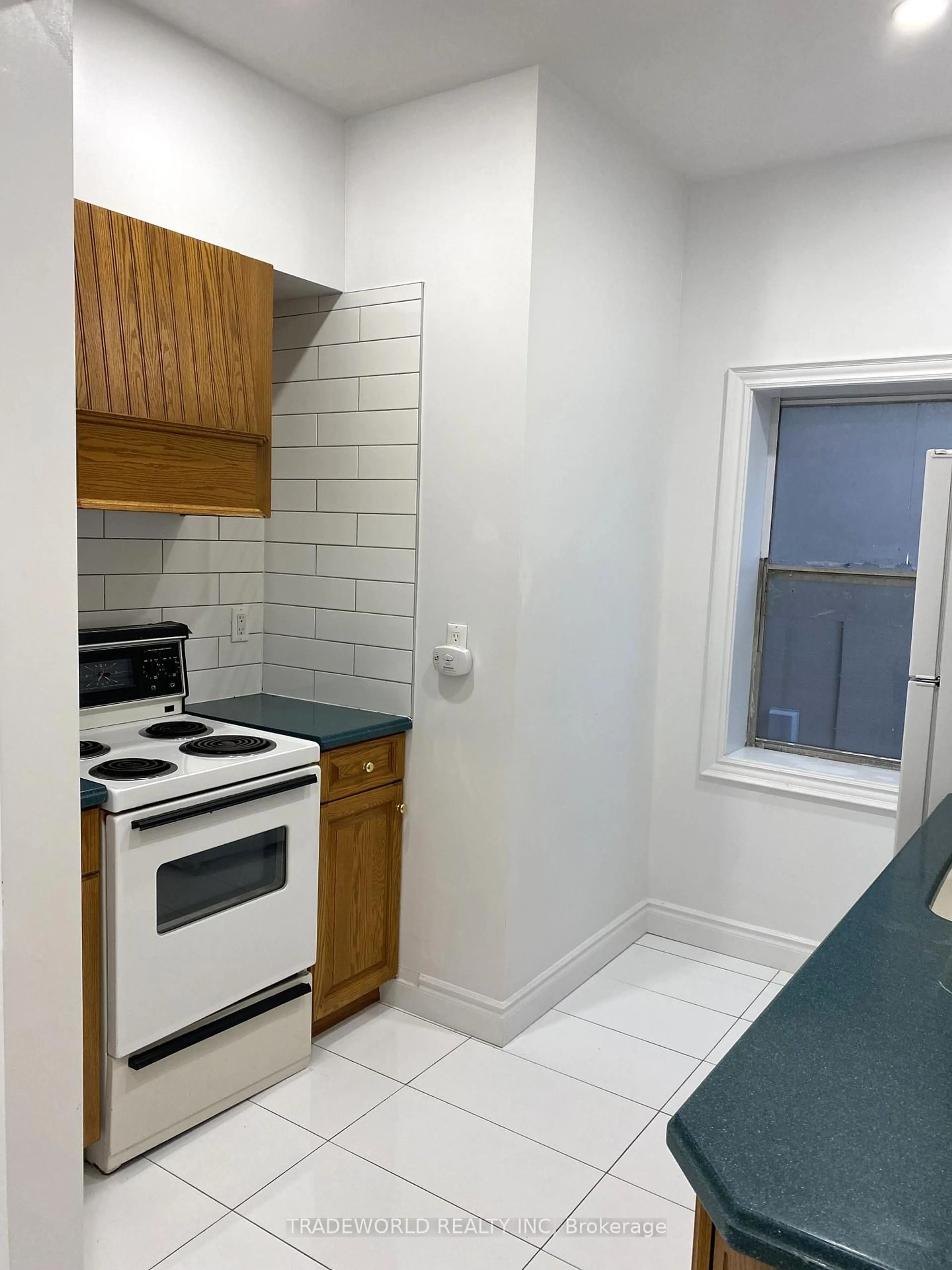 Standard kitchen, unknown for 63 Hazelwood Ave, Toronto Ontario M4J 1K4