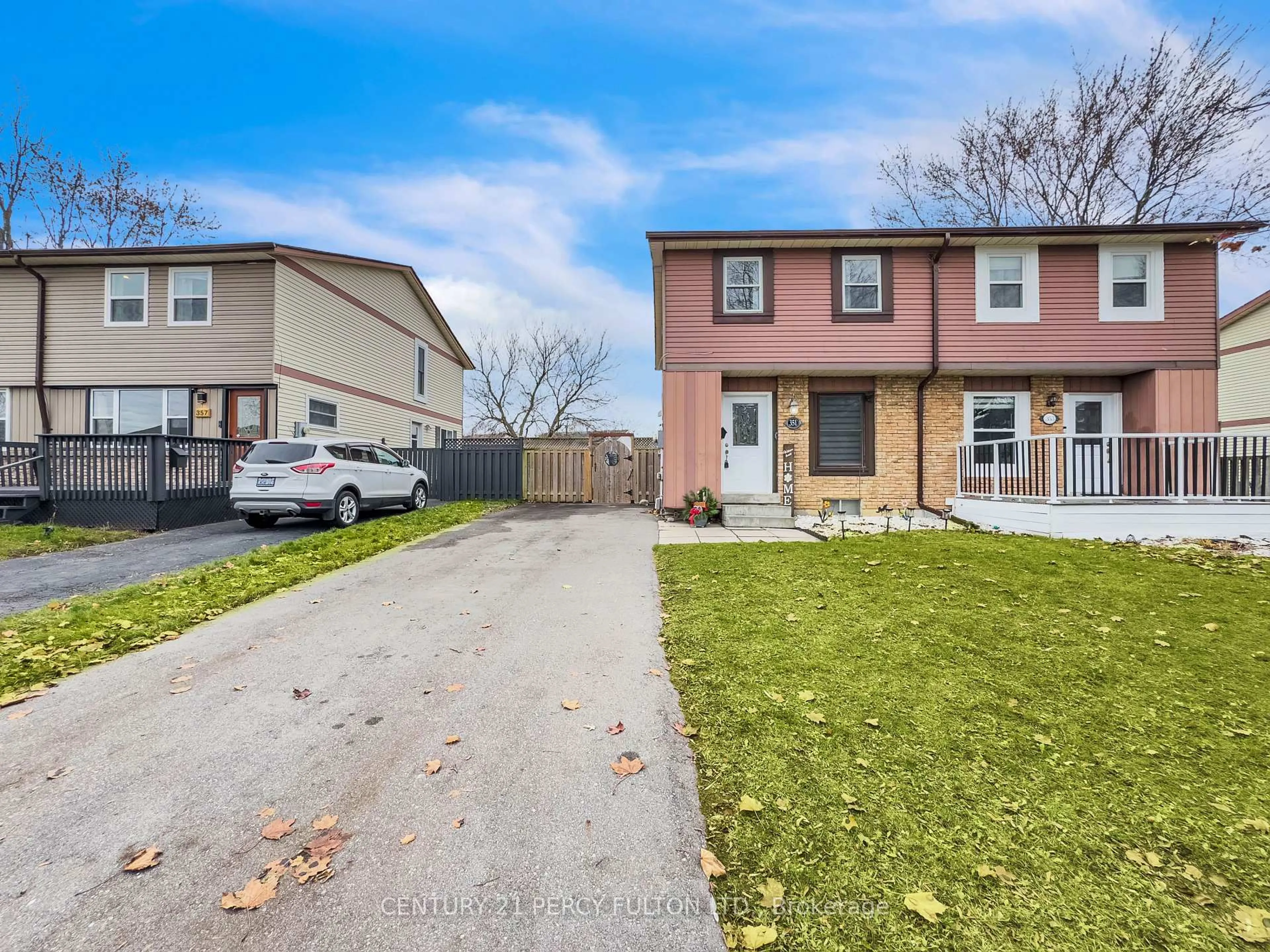 A pic from outside/outdoor area/front of a property/back of a property/a pic from drone, street for 351 Pompano Crt, Oshawa Ontario L1K 1M9