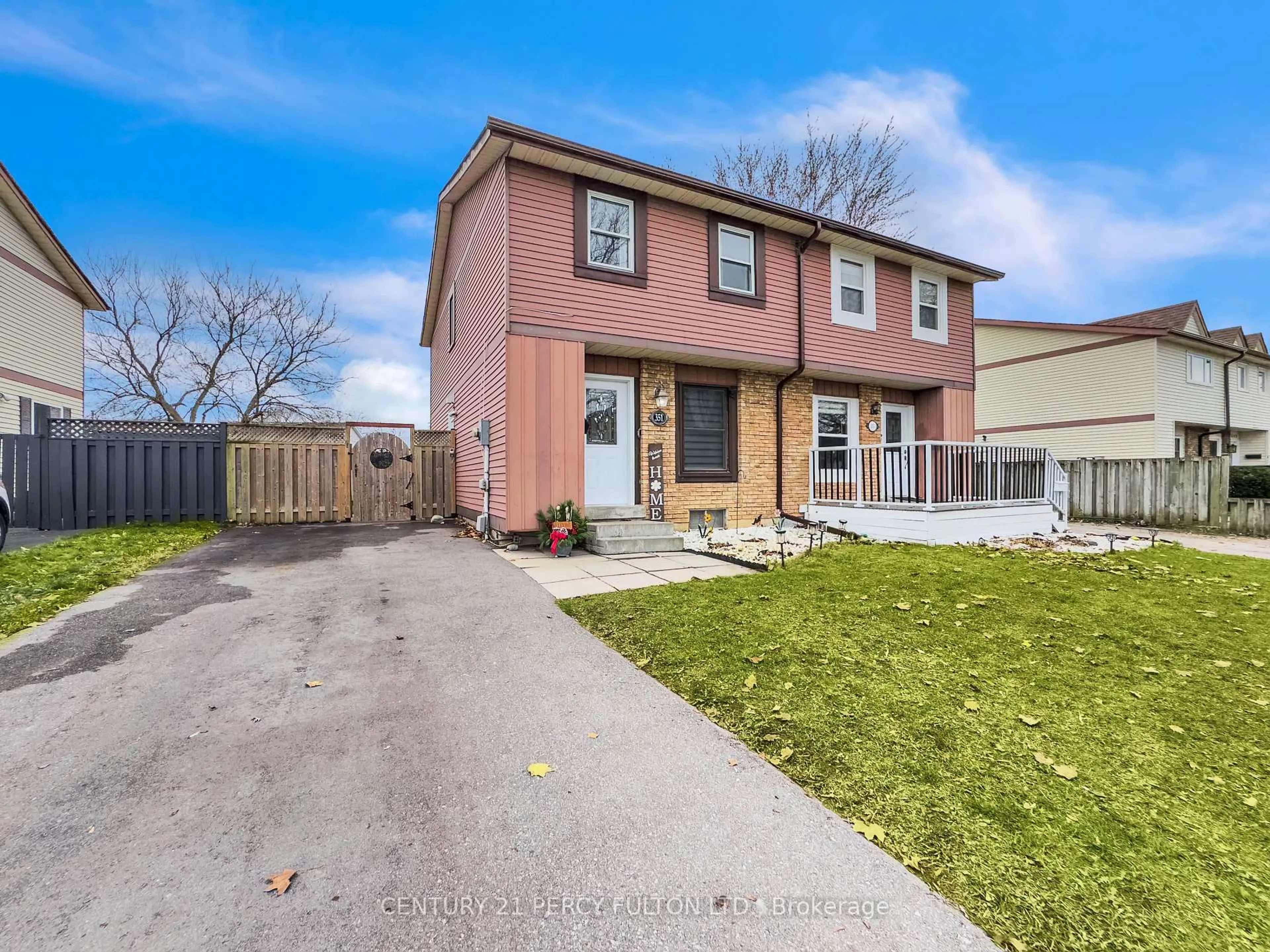 A pic from outside/outdoor area/front of a property/back of a property/a pic from drone, street for 351 Pompano Crt, Oshawa Ontario L1K 1M9