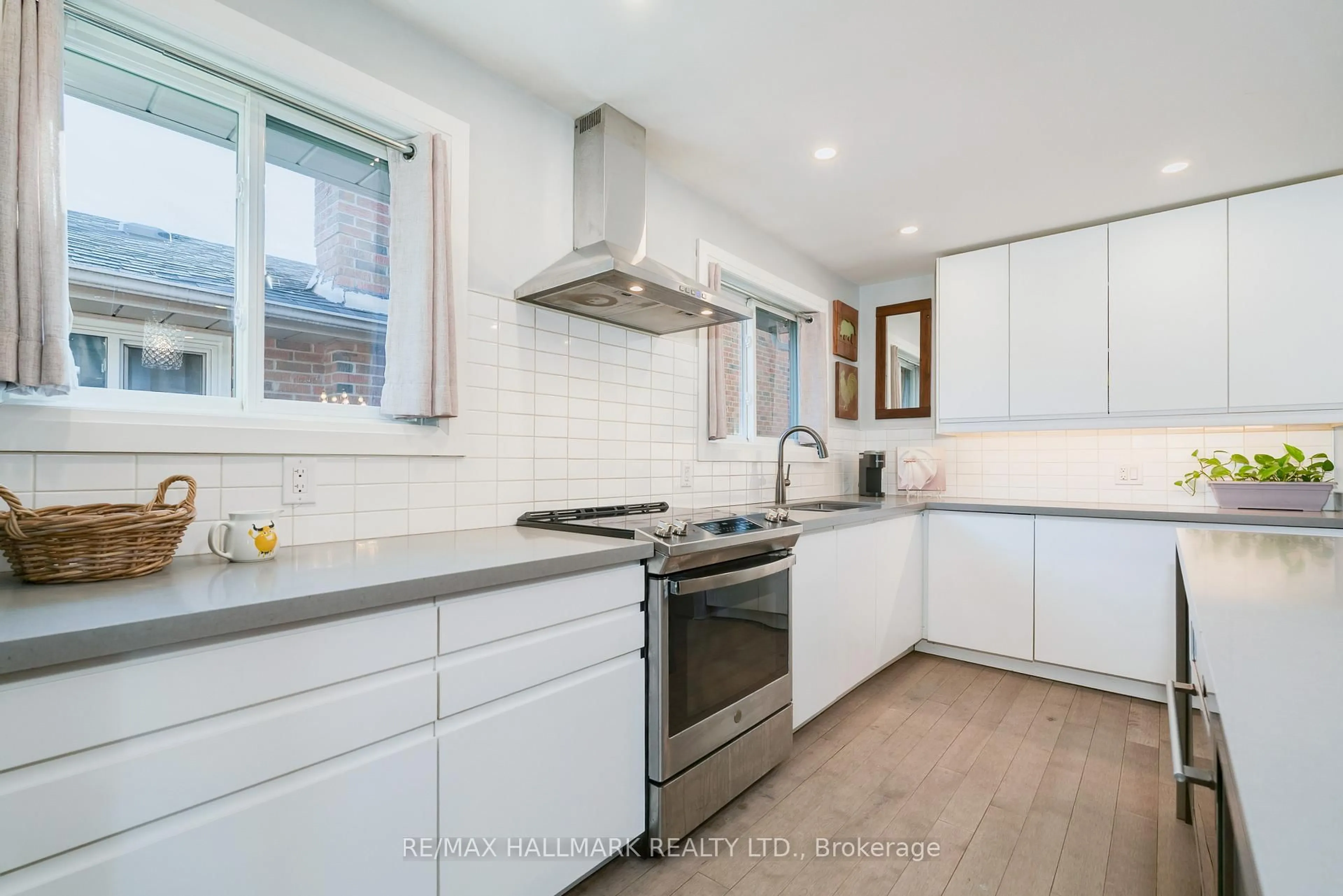 Unknown for 36 Megan Ave, Toronto Ontario M1E 4A7