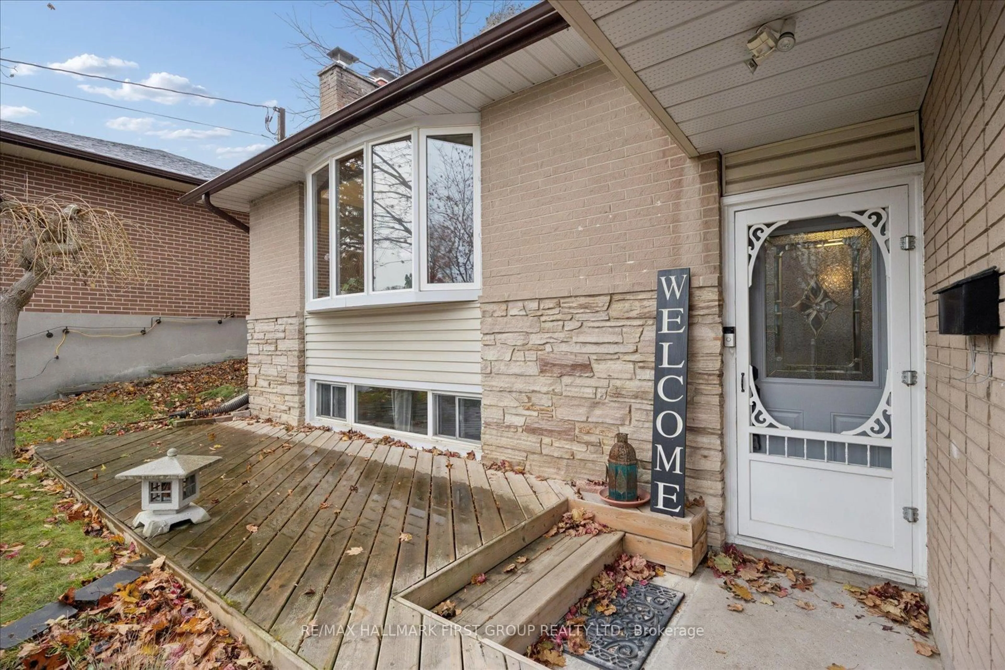 Unknown for 446 Bernhard Cres, Oshawa Ontario L1G 2B8