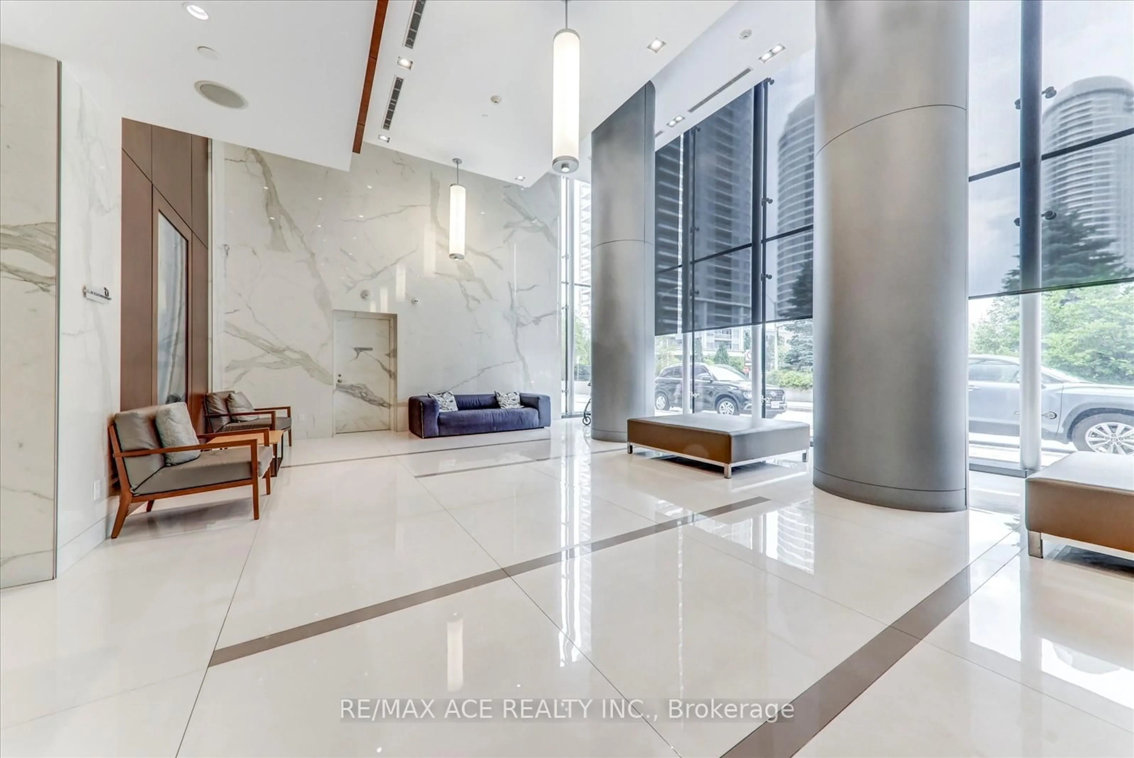 Indoor foyer for 275 Village Green Sq #1323, Toronto Ontario M1S 0L8