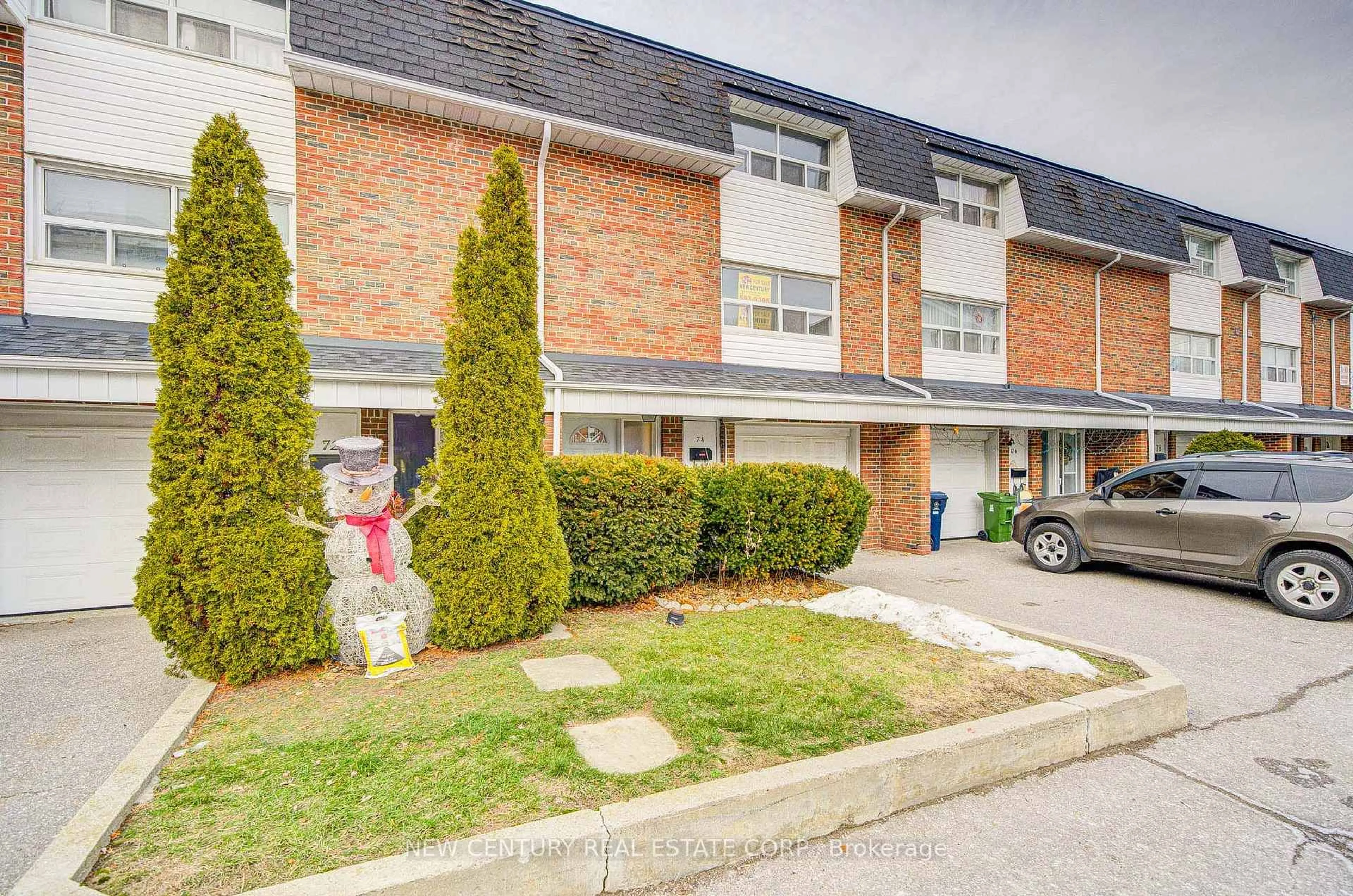 Patio, street for 74 Trailridge Cres, Toronto Ontario M1E 4C5