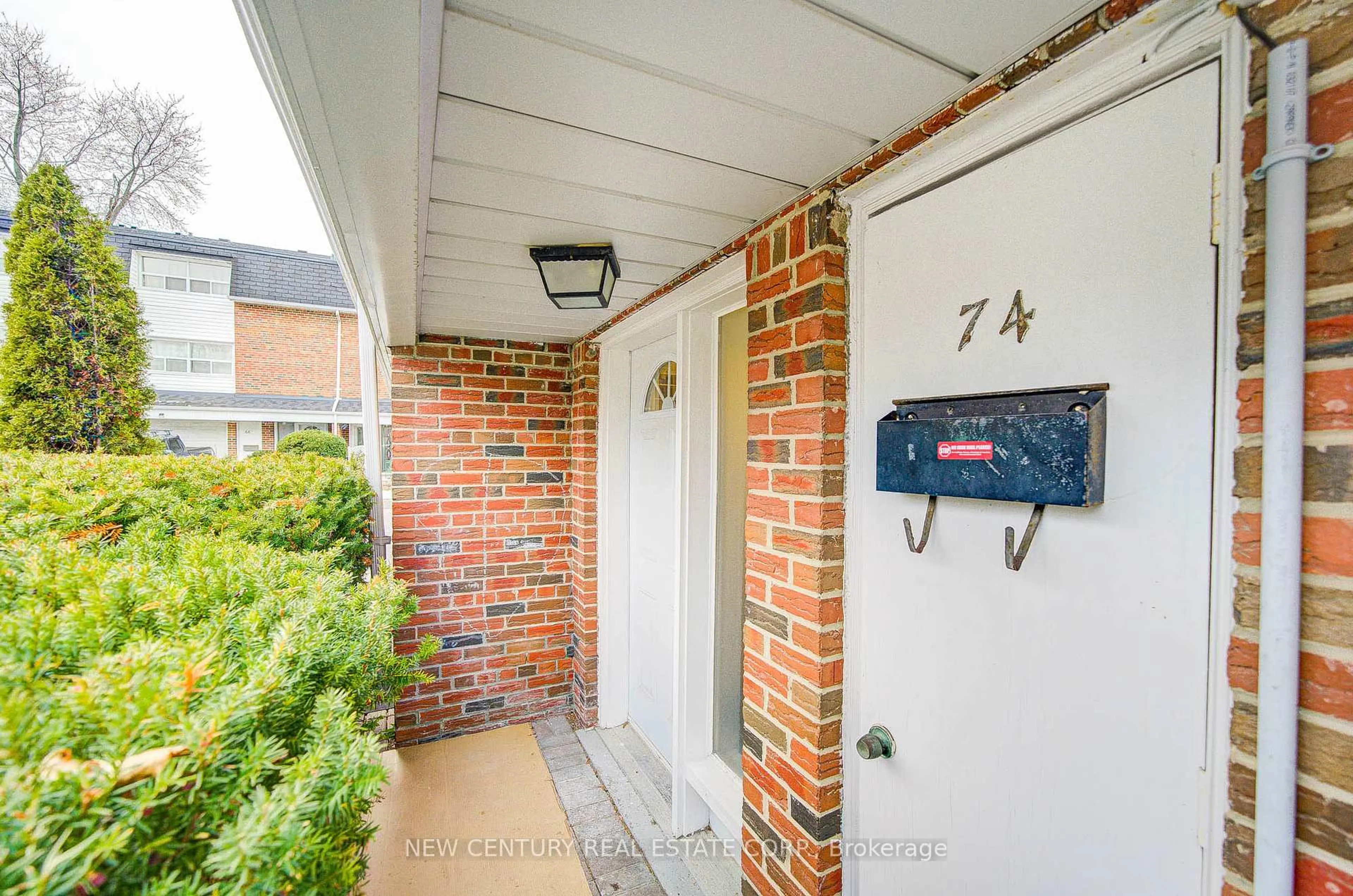 Unknown for 74 Trailridge Cres, Toronto Ontario M1E 4C5