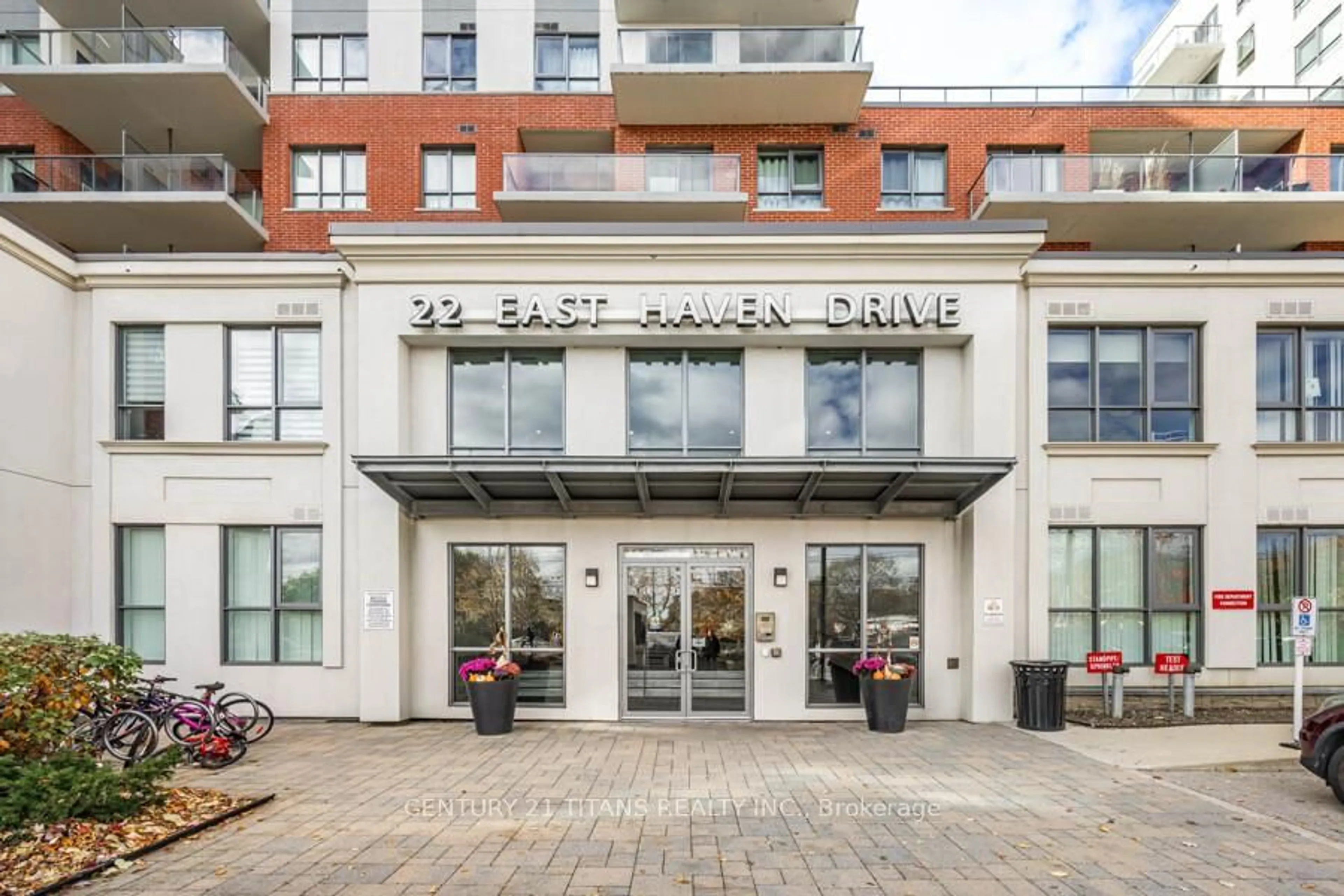 Indoor foyer for 22 East Haven Dr #1022, Toronto Ontario M1N 0B4