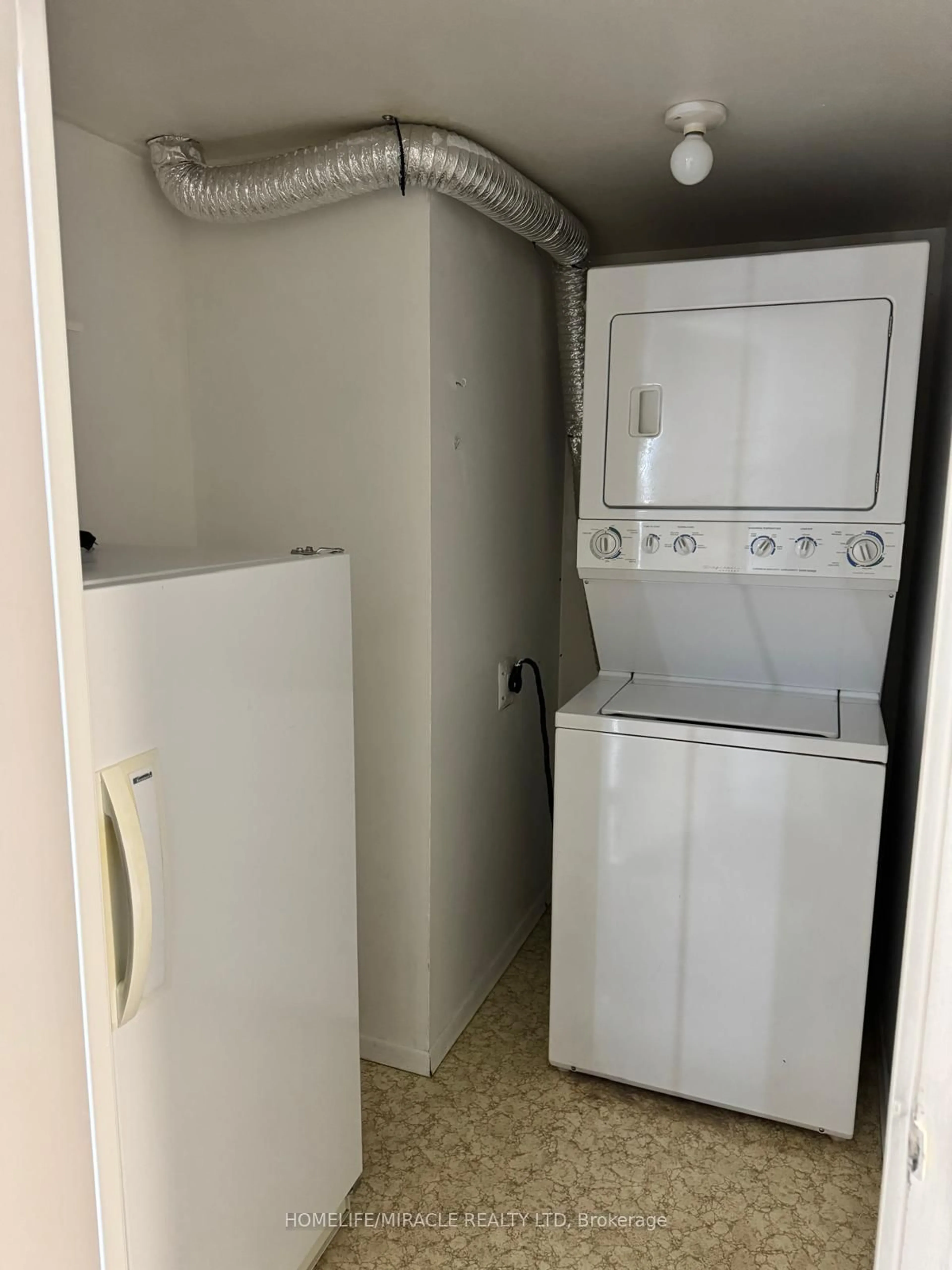 Laundry room for 66 Falby Crt #712, Ajax Ontario L1S 3L2