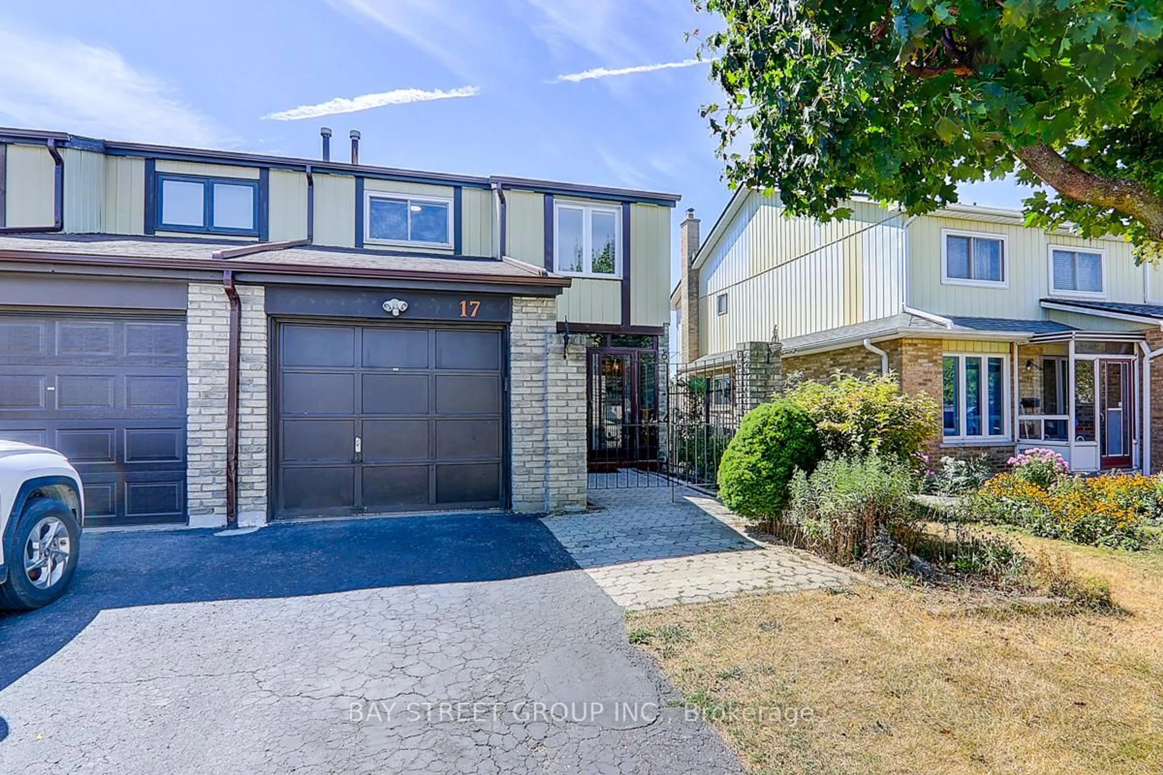 Home with brick exterior material, street for 17 Newdawn Cres, Toronto Ontario M1V 1J8